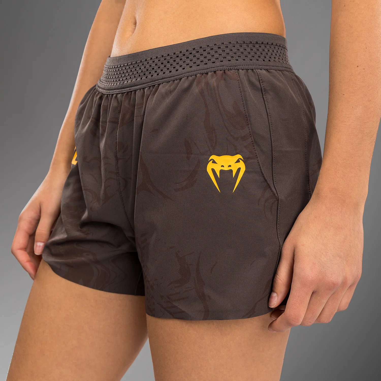 UFC Fusion by Venum Fight Week Shorts de Rendimiento para Mujer - Marrón tierra - Image 6