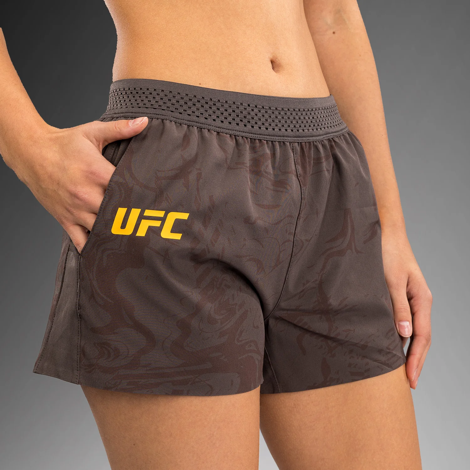 UFC Fusion by Venum Fight Week Shorts de Rendimiento para Mujer - Marrón tierra - Image 7