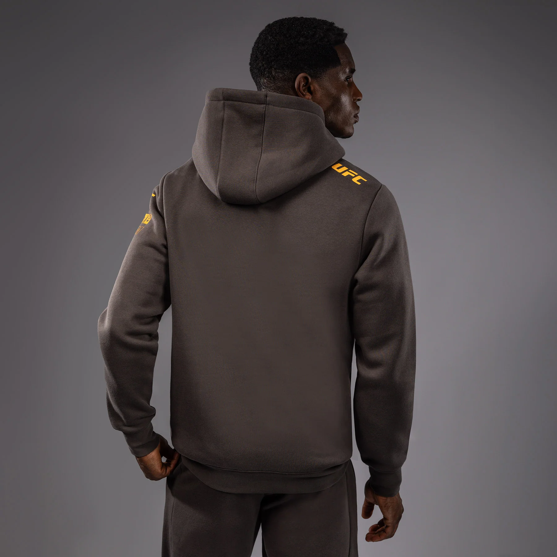 UFC Fusion by Venum Fight Week Sudadera con Capucha para Hombre - Solid Marrón tierra - Image 5