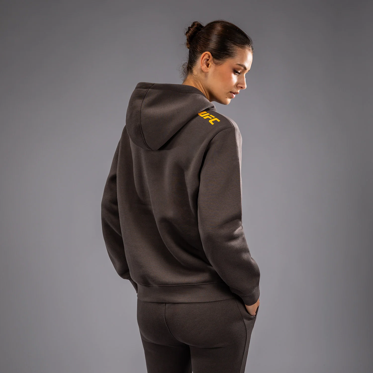 UFC Fusion by Venum Fight Week Sudadera con Capucha para Mujer - Solid Marrón tierra - Image 4
