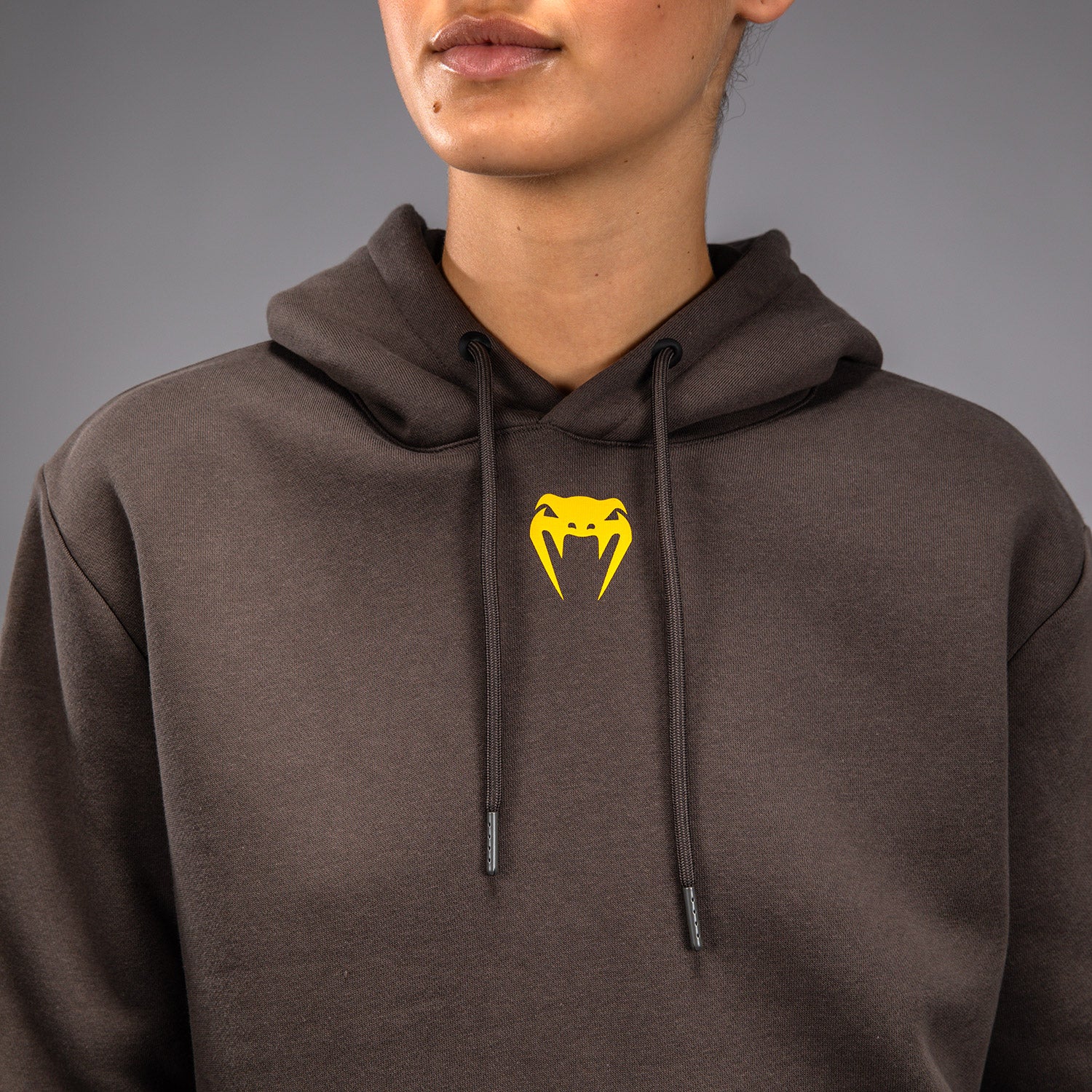UFC Fusion by Venum Fight Week Sudadera con Capucha para Mujer - Solid Marrón tierra - Image 5