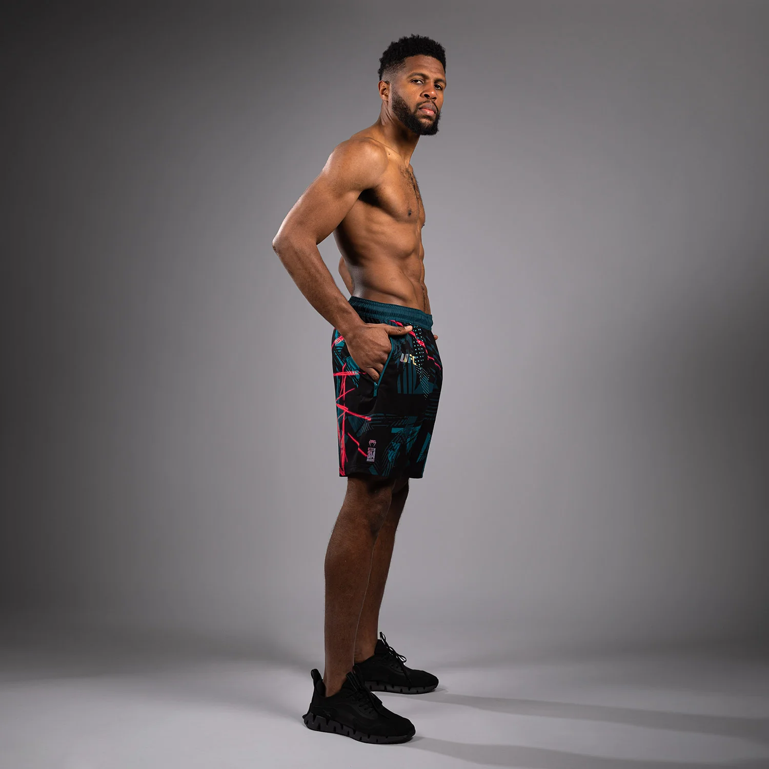 UFC Fusion By Venum Miami Edition Fight Week Performance Pantalones cortos para hombre - Negros - Image 4
