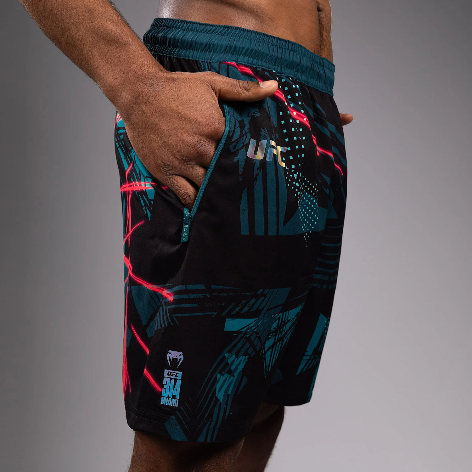UFC Fusion By Venum Miami Edition Fight Week Performance Pantalones cortos para hombre - Negros - Image 5