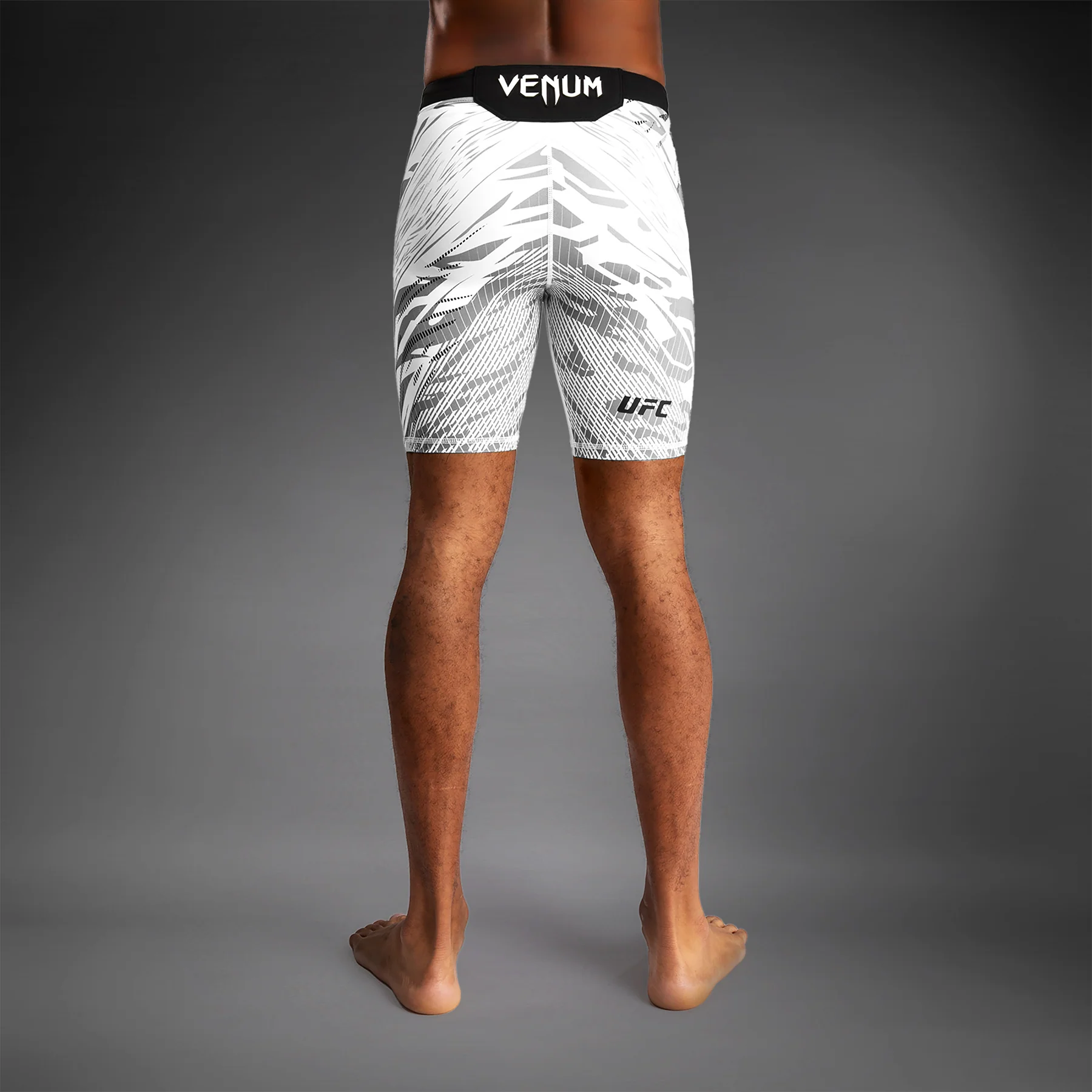 UFC Fusion by Venum Personalizados Authentic Fight Night Vale Tudo Shorts para Hombre - Blanco - Image 7