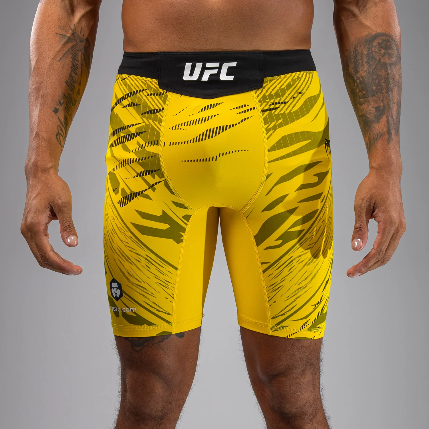 UFC Fusion by Venum Personalizados Authentic Fight Night Vale Tudo Shorts para Hombre - Amarillo - Image 7