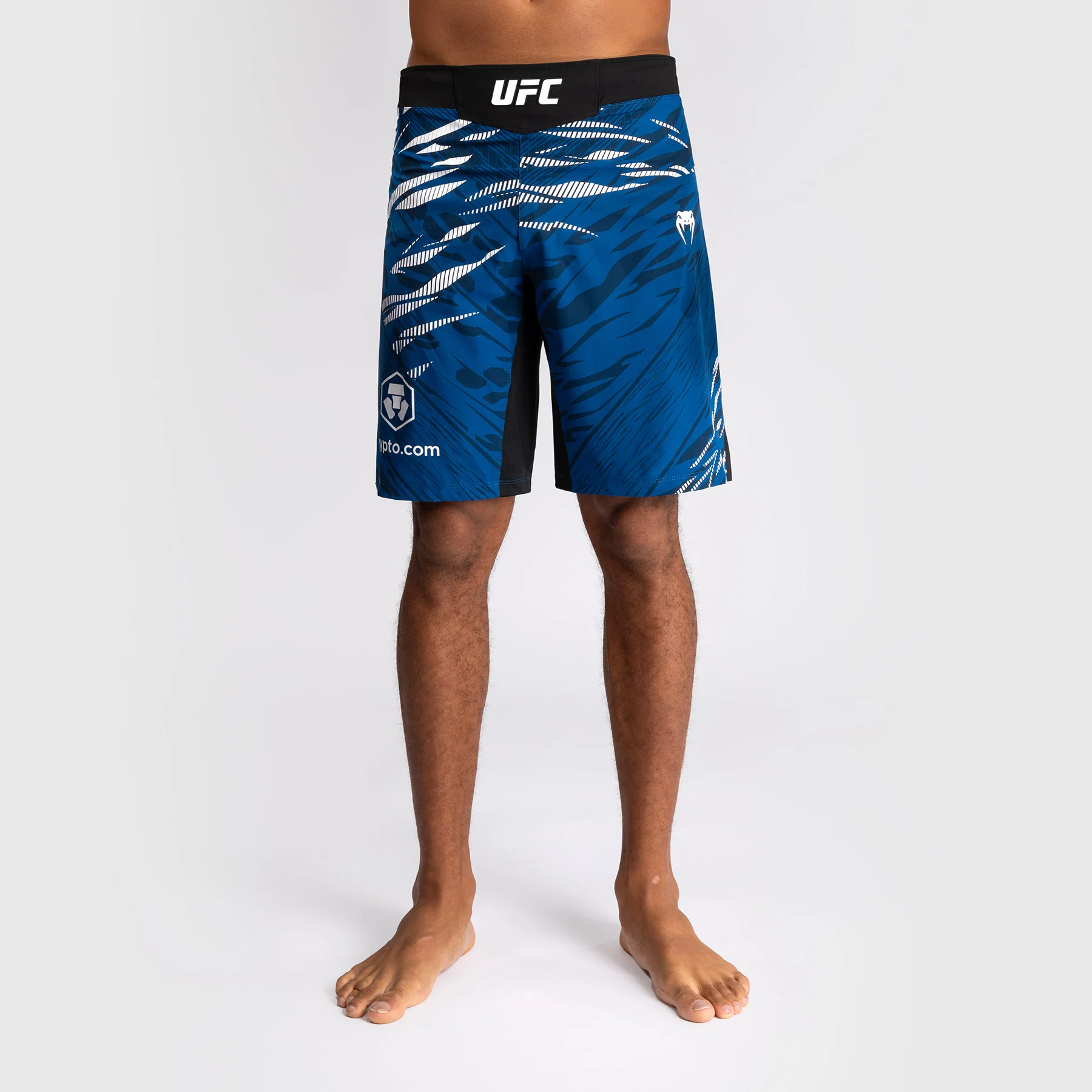 UFC Fusion by Venum Personalizados Authentic Fight Night Shorts de Lucha para Hombre - Ajuste Largo - Azul - Image 2