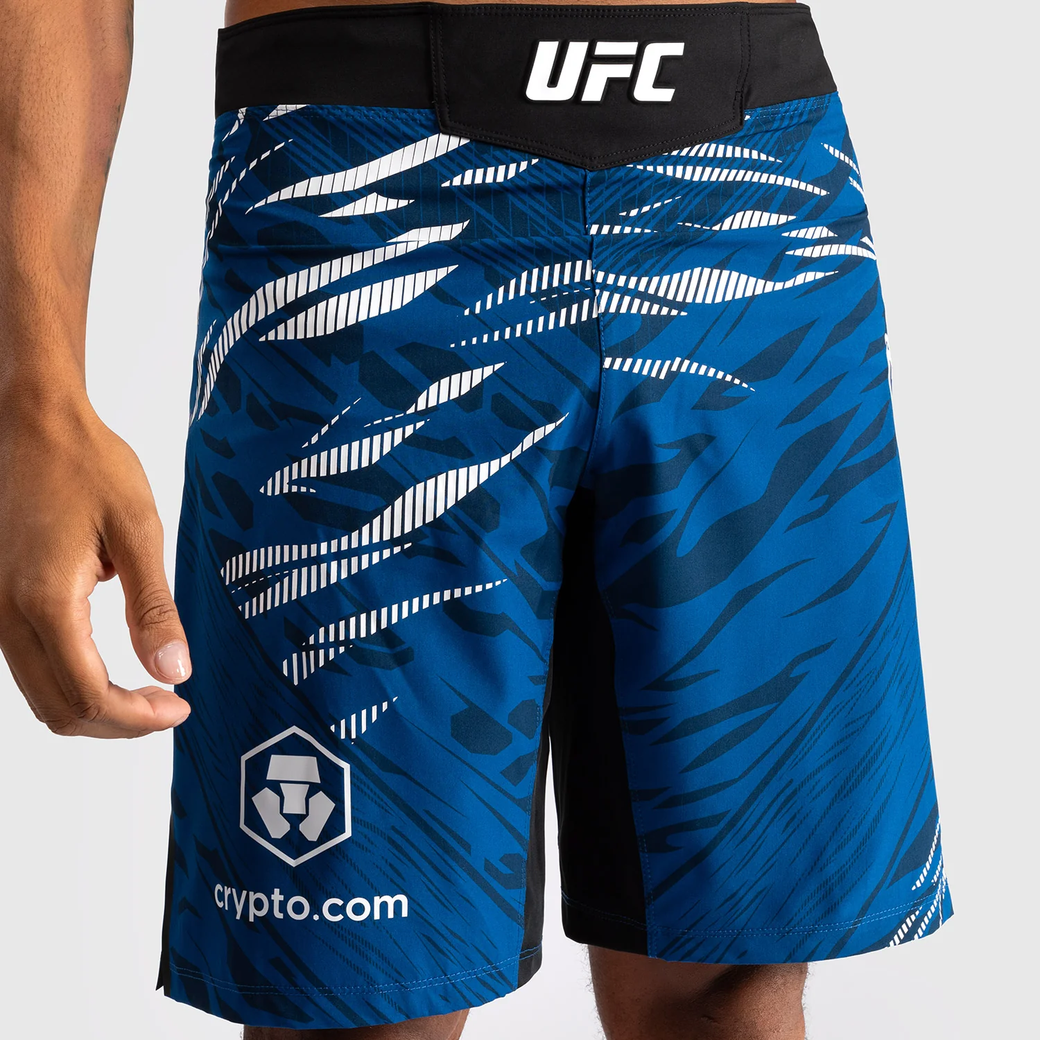 UFC Fusion by Venum Personalizados Authentic Fight Night Shorts de Lucha para Hombre - Ajuste Largo - Azul - Image 6
