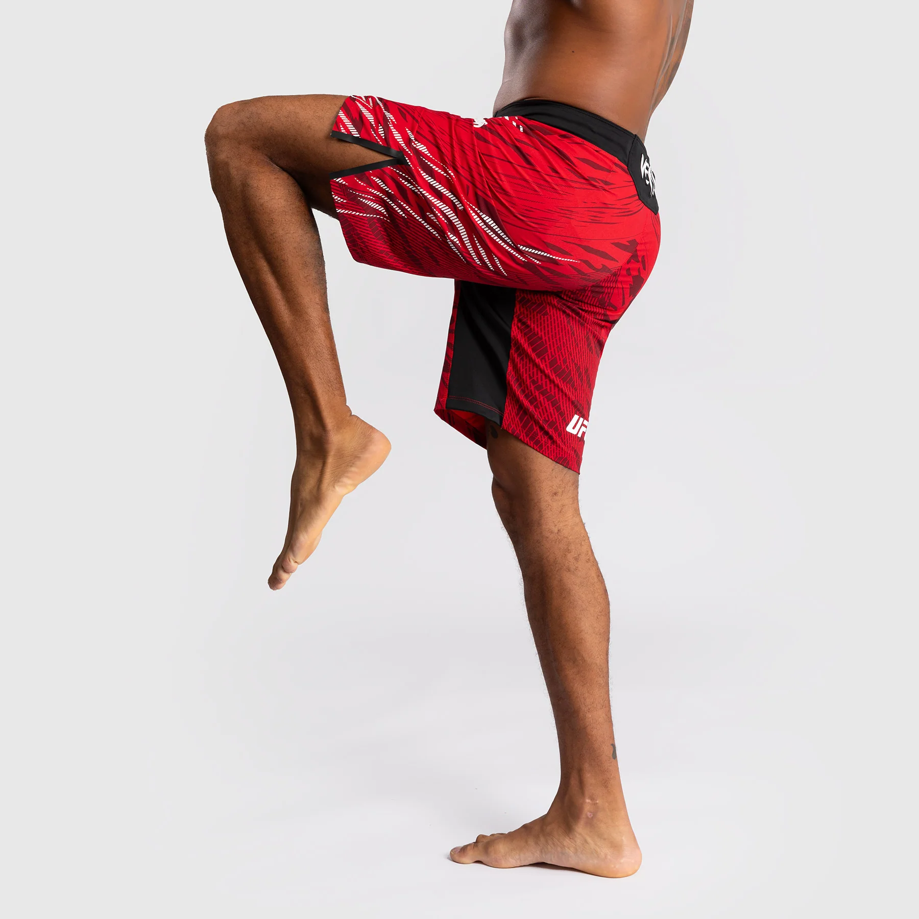 UFC Fusion by Venum Personalizados Authentic Fight Night Shorts de Lucha para Hombre - Ajuste Largo - Rojo - Image 7