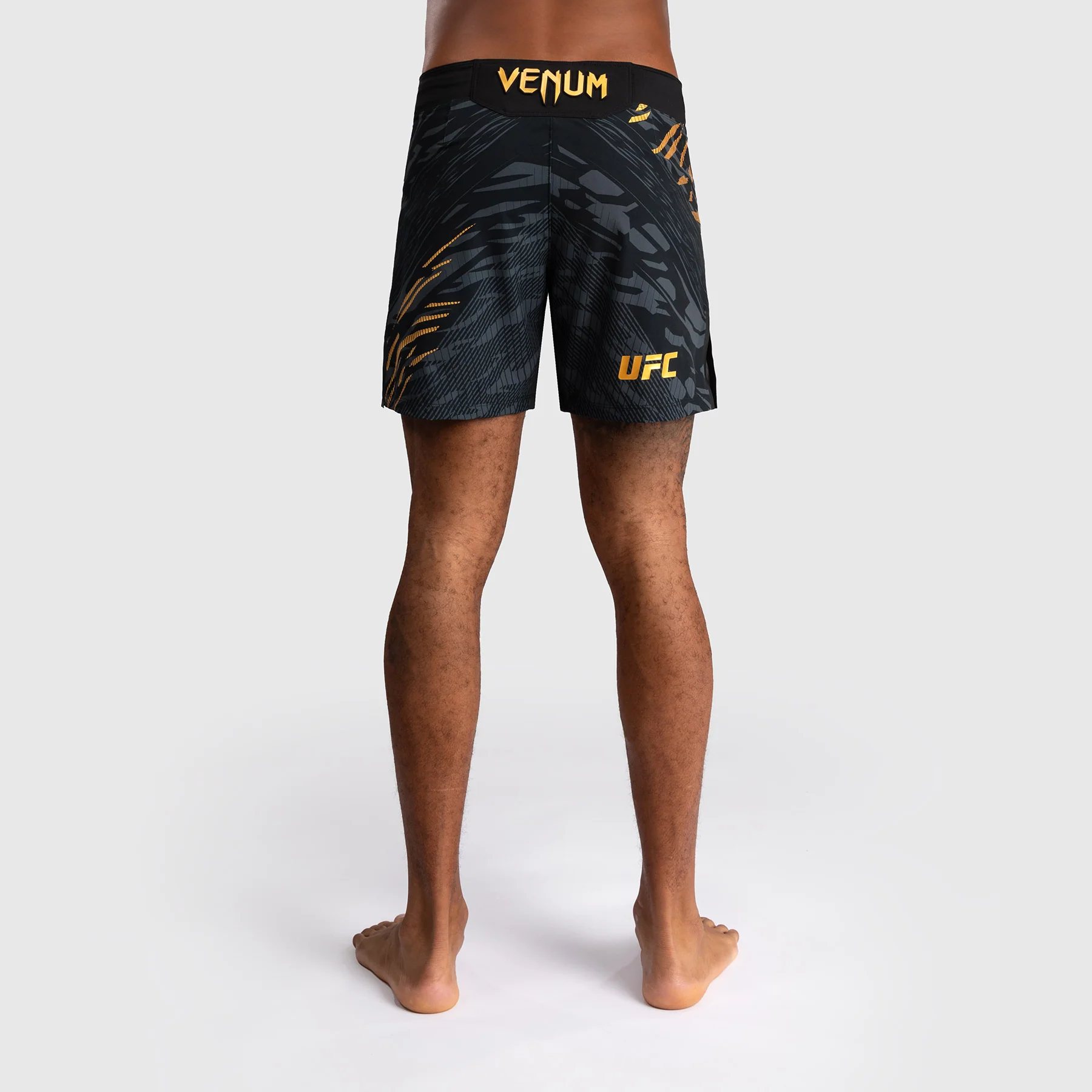 UFC Fusion by Venum Personalizados Authentic Fight Night Shorts de Lucha para Hombre - Ajuste Corto - Campeón - Image 3