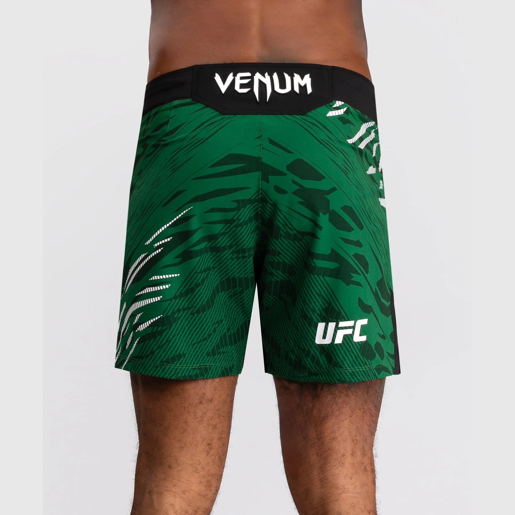 UFC Fusion by Venum Personalizados Authentic Fight Night Shorts de Lucha para Hombre - Ajuste Corto - Verde - Image 6