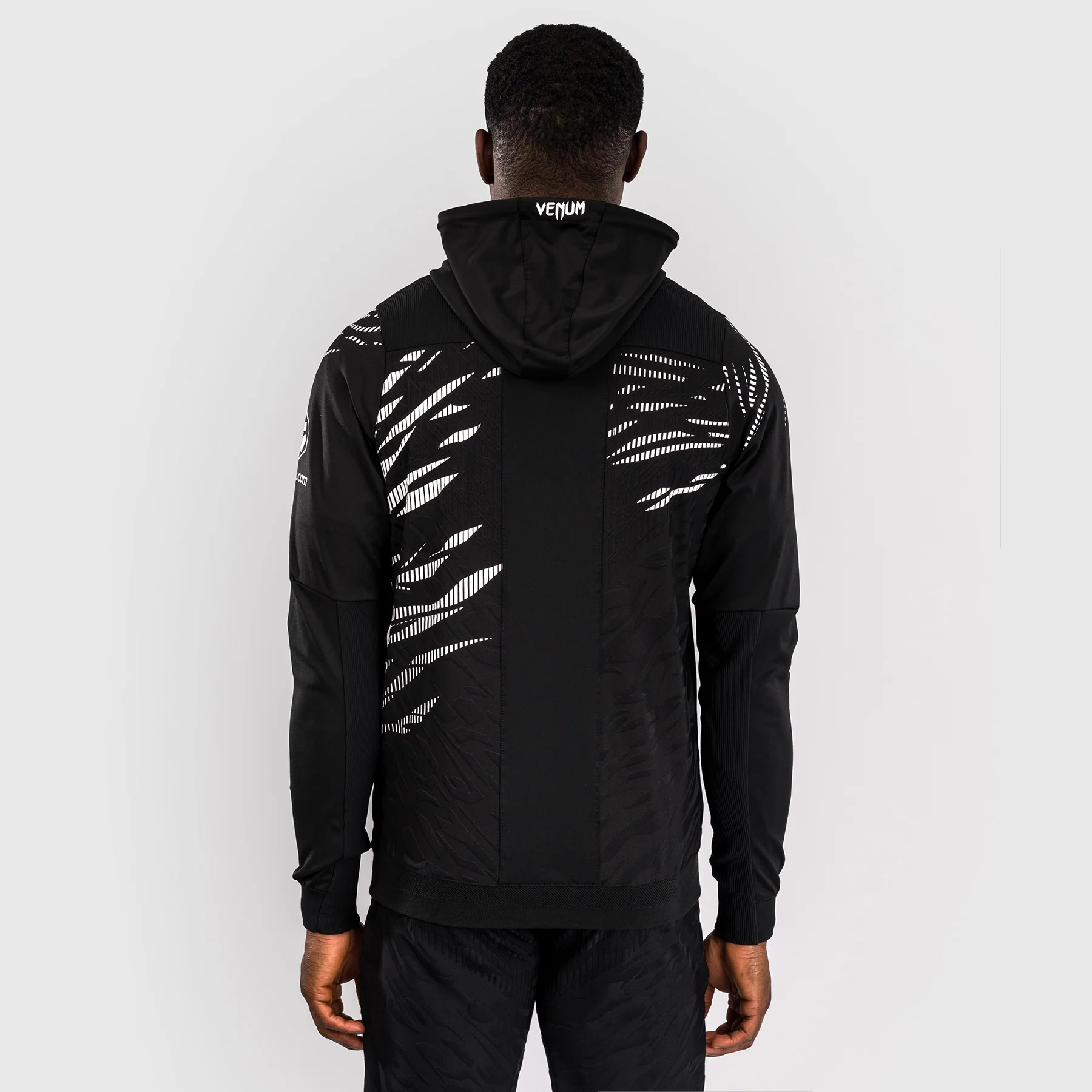 UFC Fusion by Venum Personalizados Authentic Fight Night Sudadera con Capucha para Hombre - Negro - Image 7