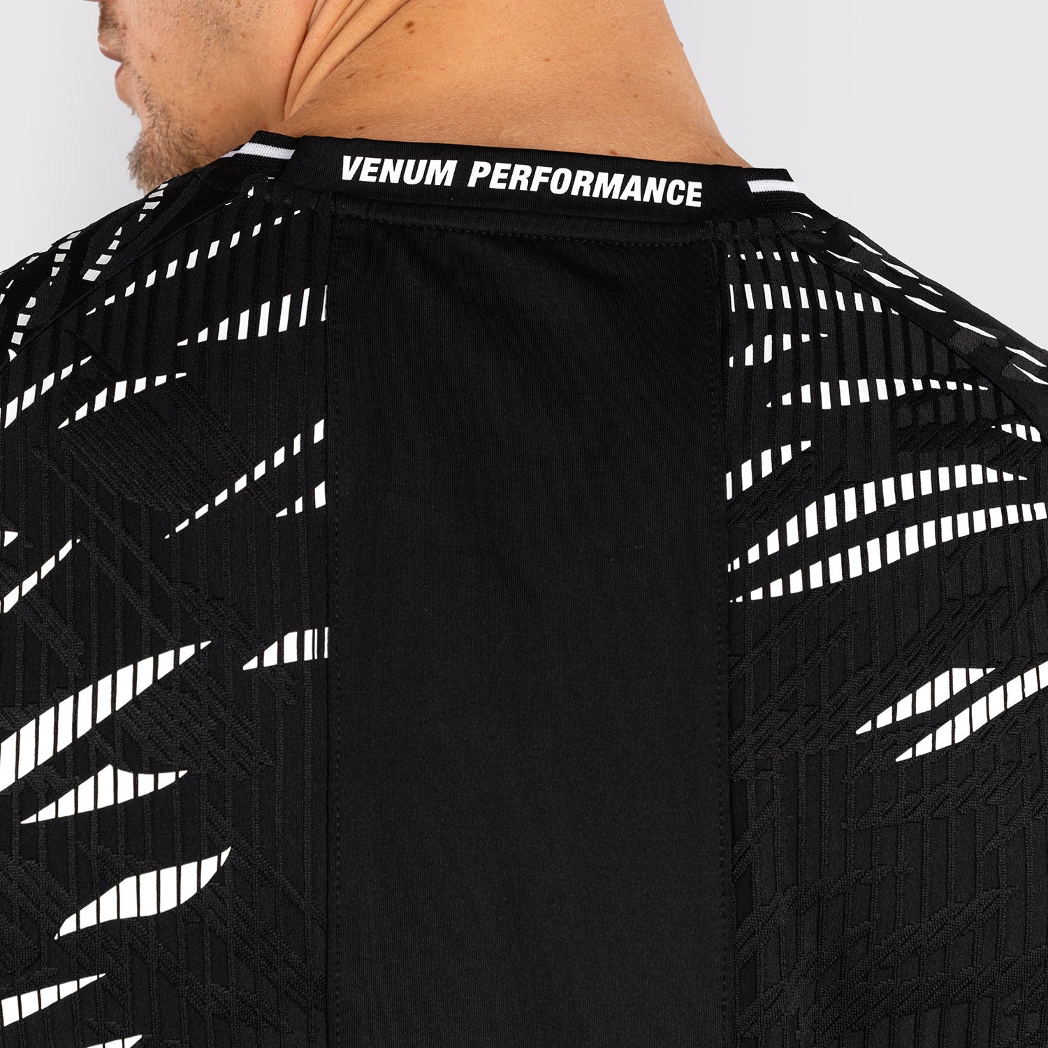 UFC Fusion by Venum Personalizados Authentic Fight Night Camiseta de Salida para Hombre - Negro - Image 7