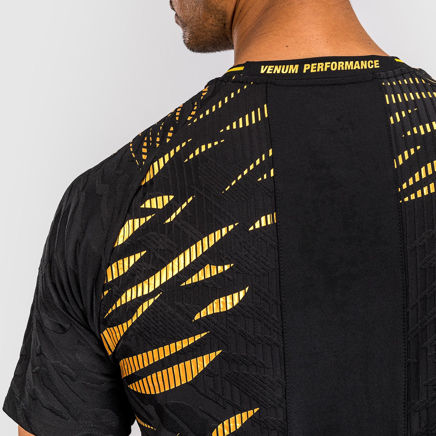UFC Fusion by Venum Personalizados Authentic Fight Night Camiseta de Salida para Hombre - Campeón - Image 7