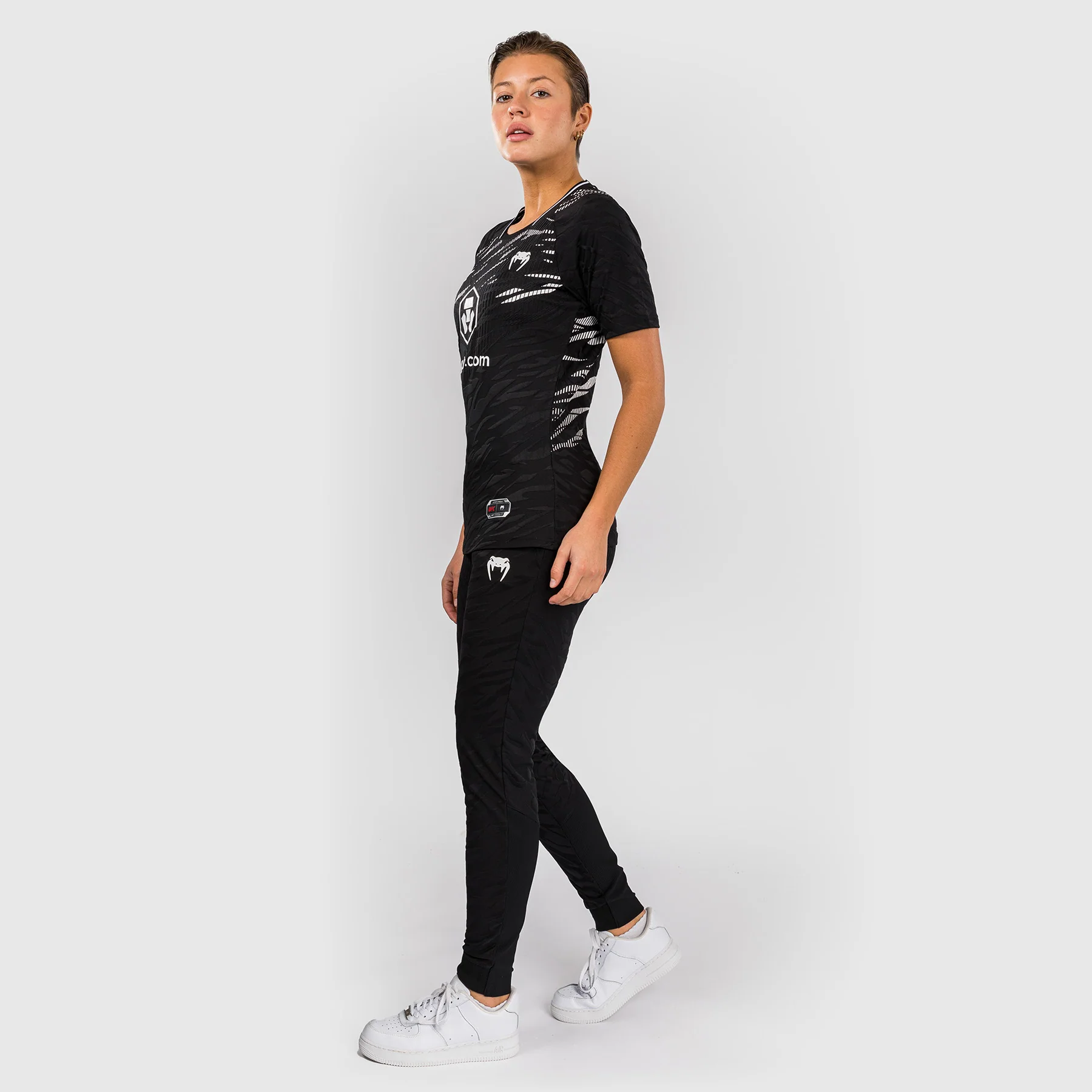 UFC Fusion by Venum Personalizados Authentic Fight Night Camiseta de Salida para Mujer - Negro - Image 2