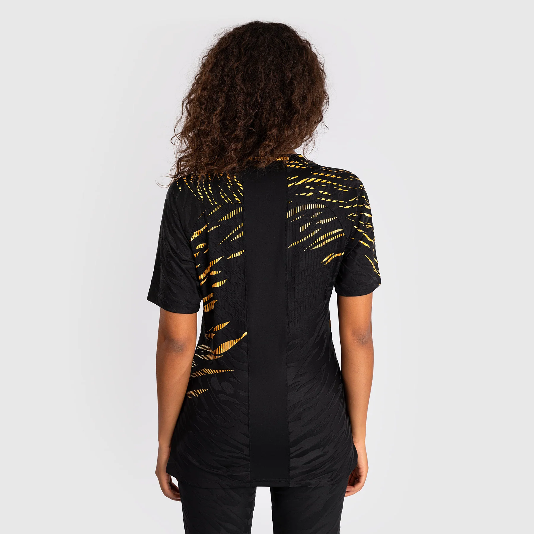 UFC Fusion by Venum Personalizados Authentic Fight Night Camiseta de Salida para Mujer - Campeón - Image 5