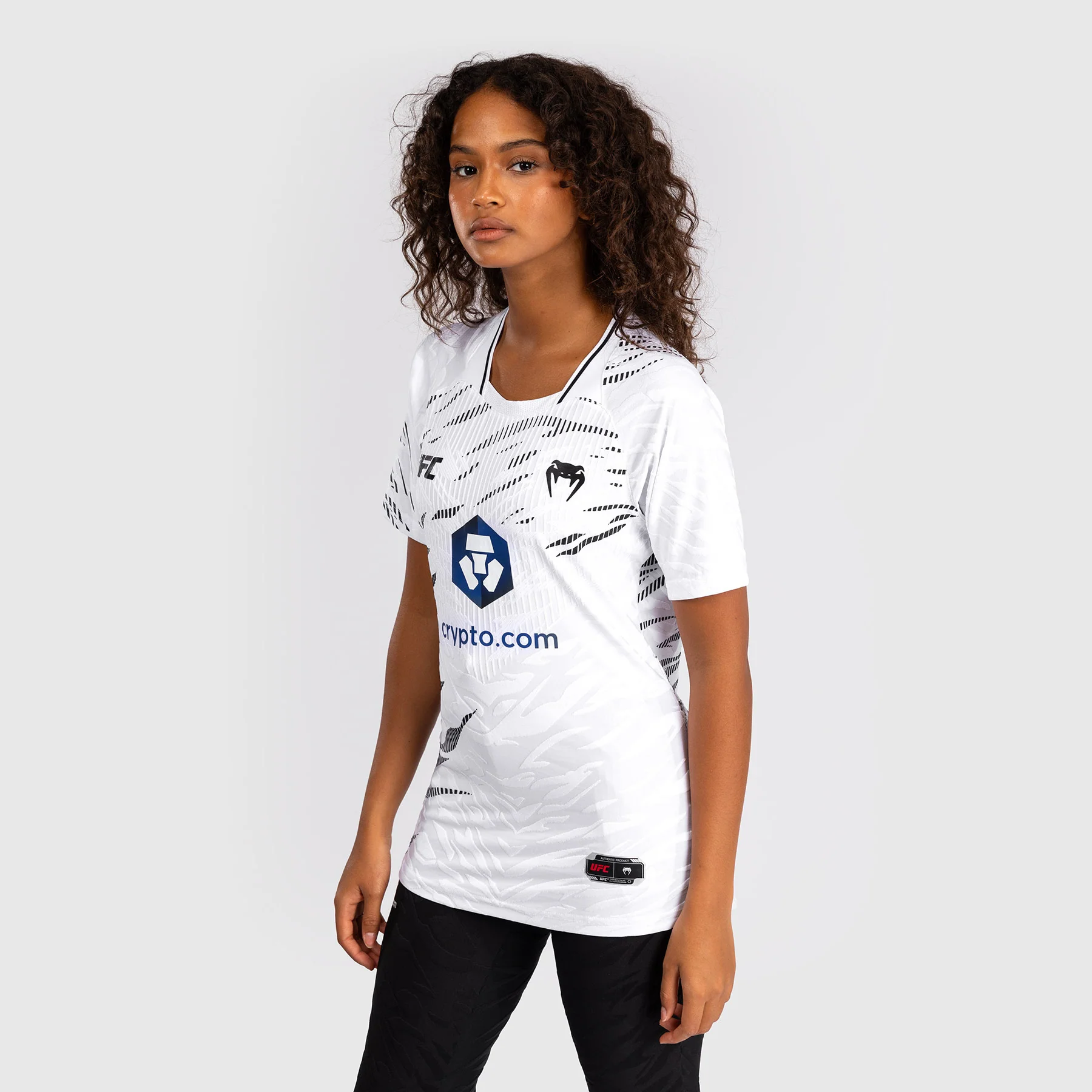 UFC Fusion by Venum Personalizados Authentic Fight Night Camiseta de Salida para Mujer - Blanco - Image 3