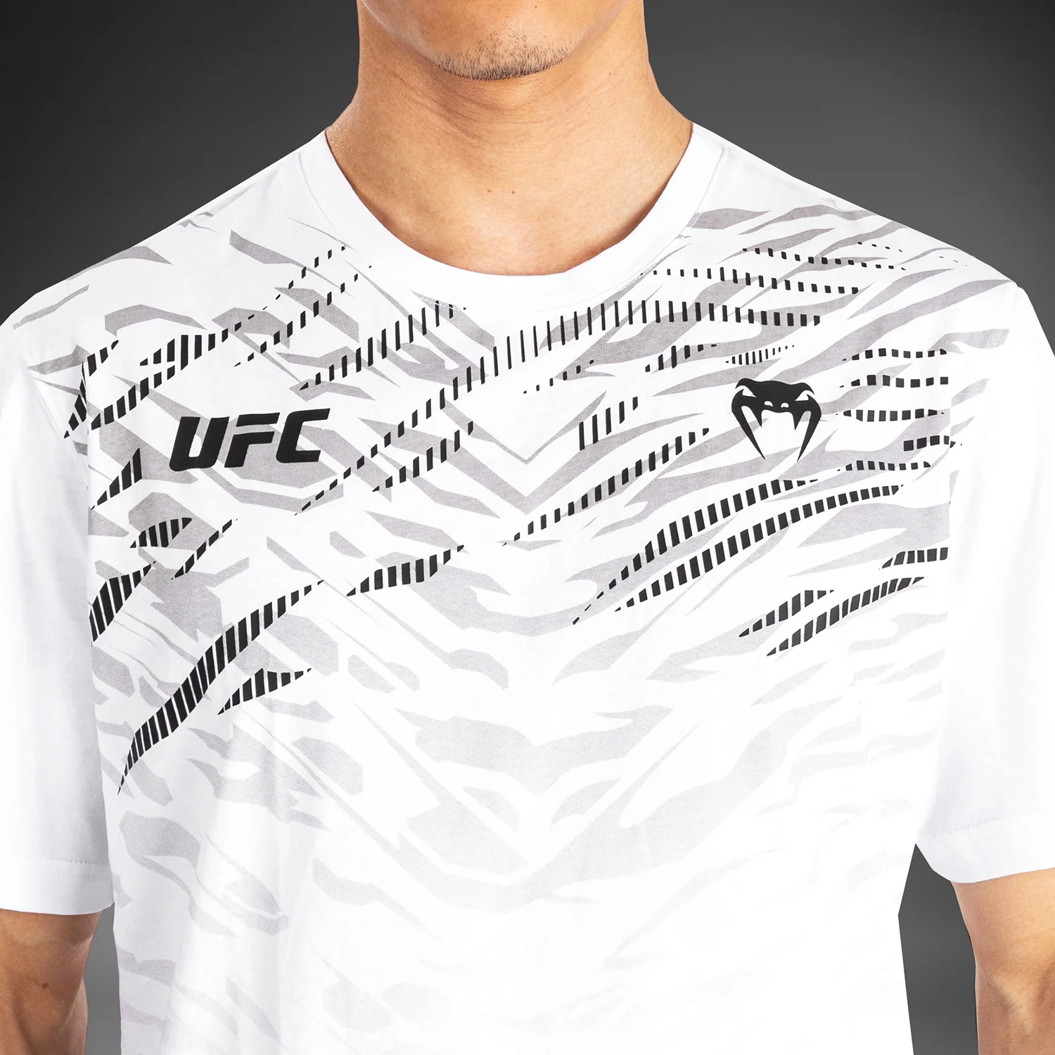 UFC Fusion by Venum Replica Camiseta de Manga Corta para Hombre - Blanco - Image 4