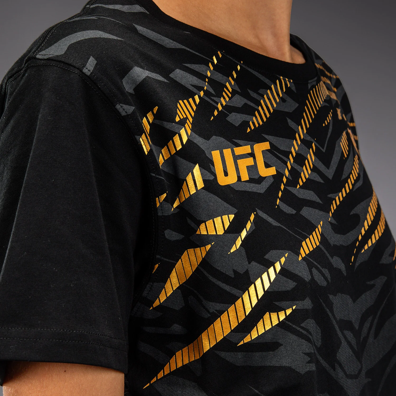 UFC Fusion by Venum Replica Camiseta de Manga Corta para Mujer - Champion - Image 4