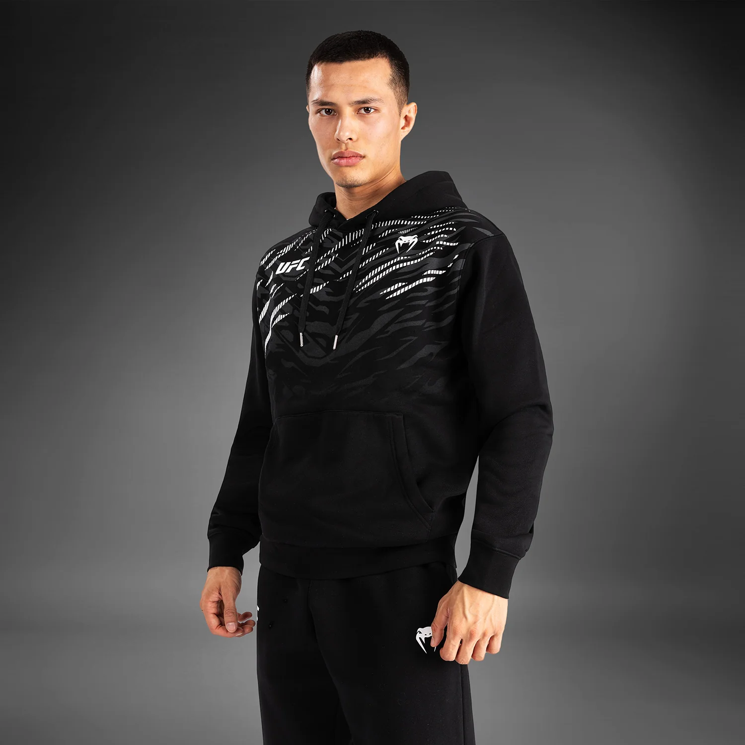 UFC Fusion by Venum Replica Sudadera con Capucha para Hombre - Negro - Image 8