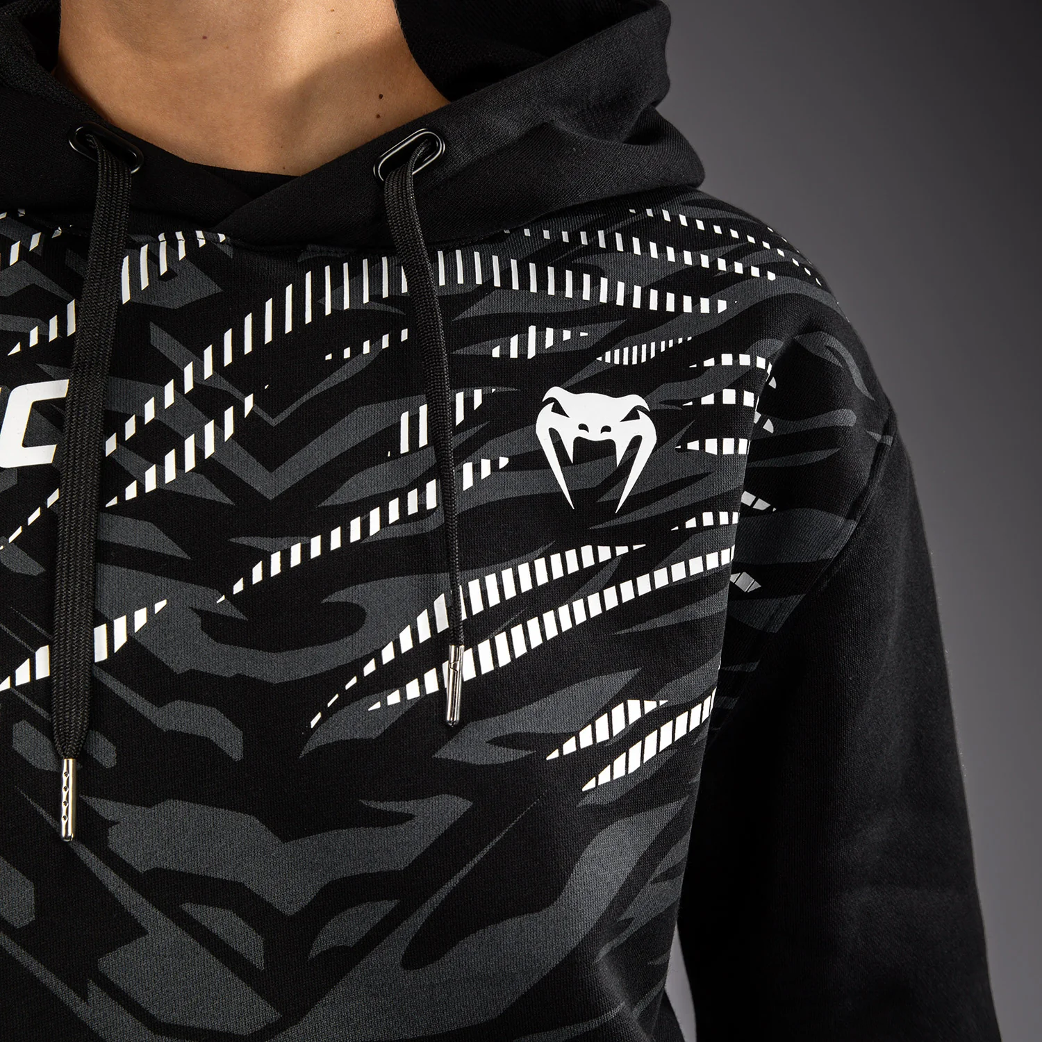 UFC Fusion by Venum Replica Sudadera con Capucha para Mujer - Negro - Image 4
