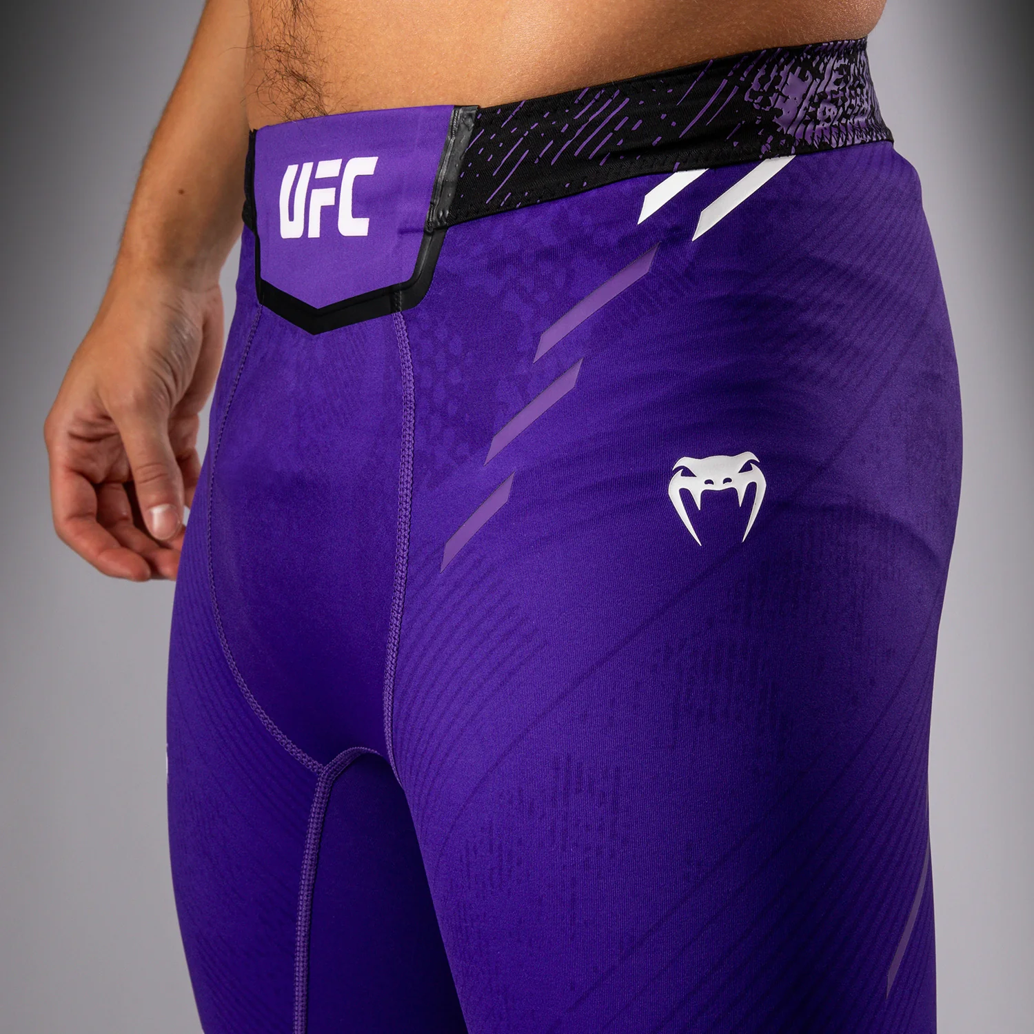 UFC Adrenaline by Venum Authentic Fight Night Vale Tudo Shorts para Hombre - Morado - Image 6
