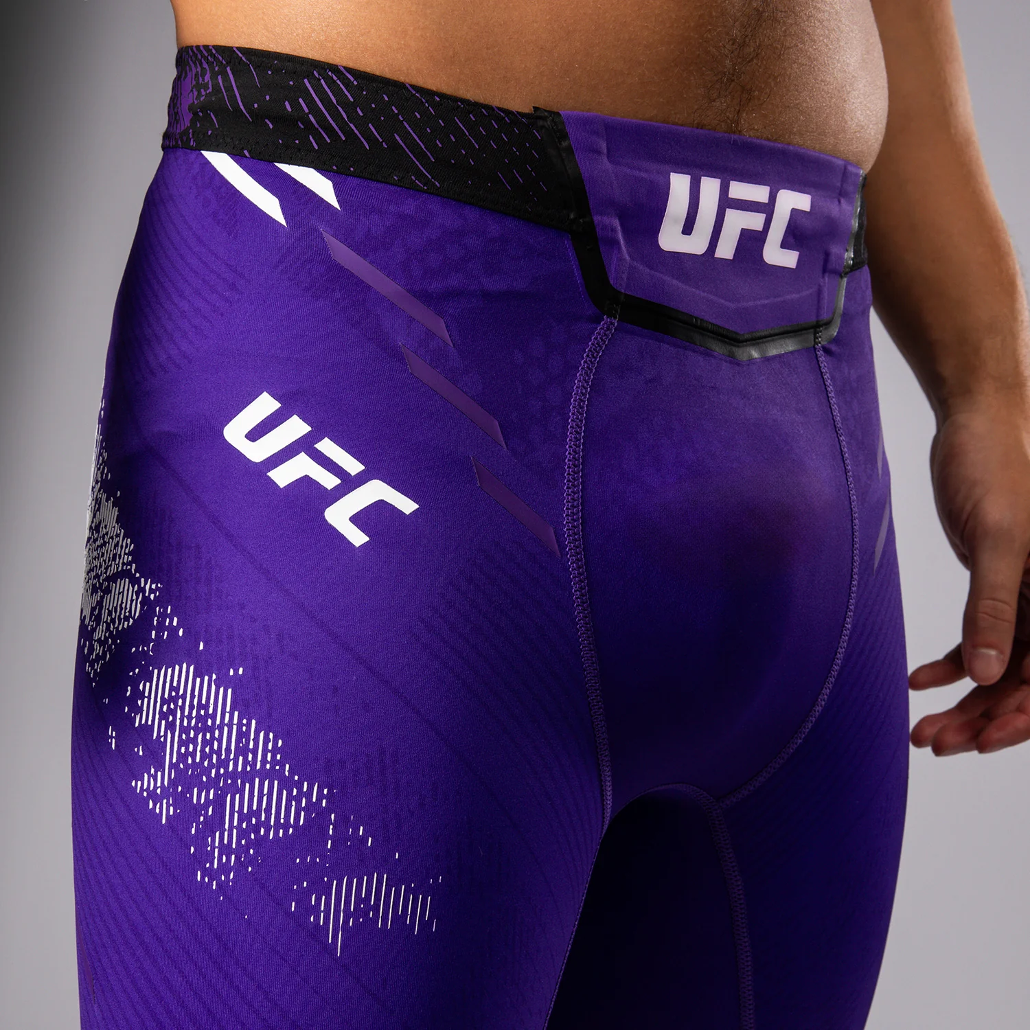 UFC Adrenaline by Venum Authentic Fight Night Vale Tudo Shorts para Hombre - Morado - Image 7