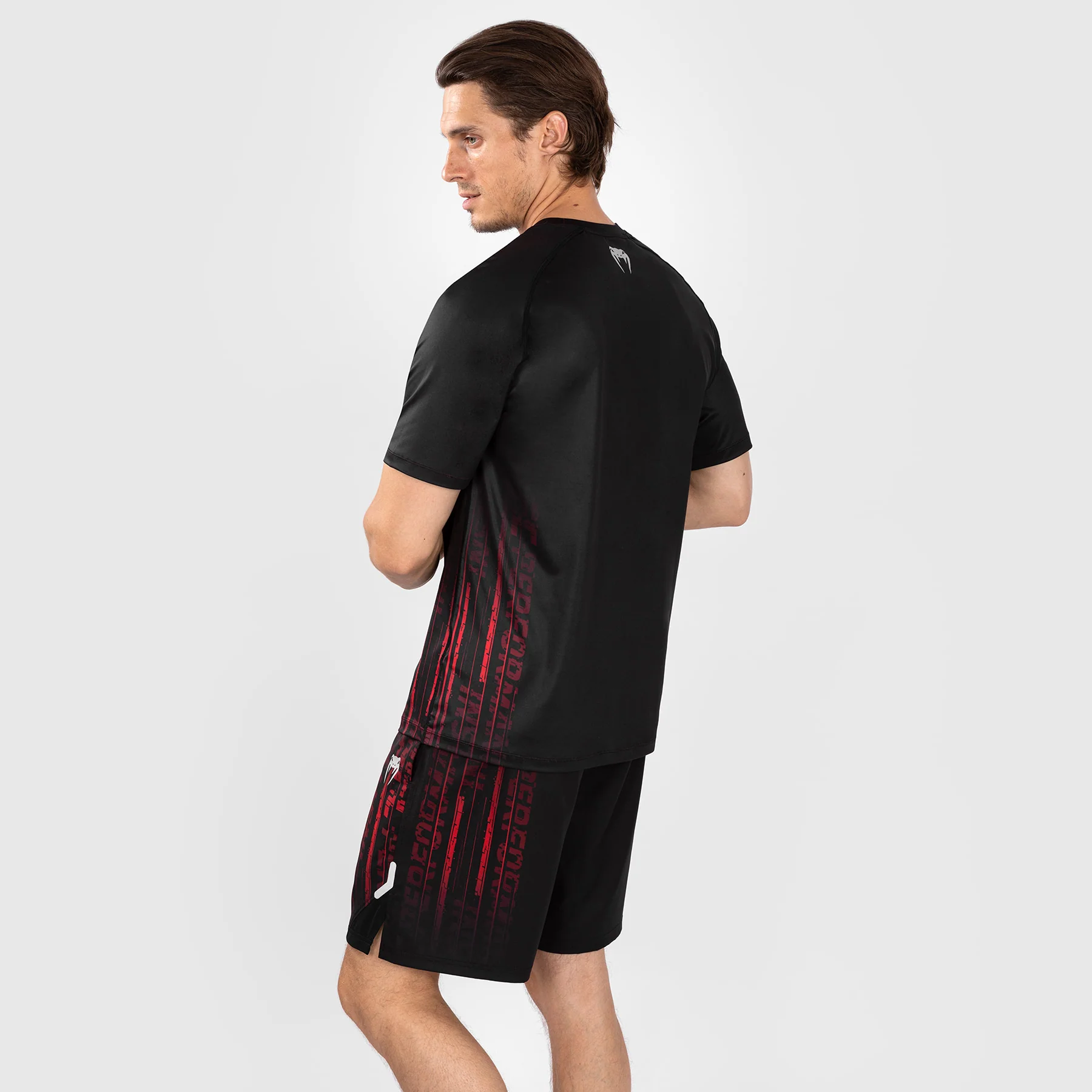 UFC Venum Performance Institute 2.0 Camiseta para Hombre Dry-Tech - Negra/Roja - Image 3
