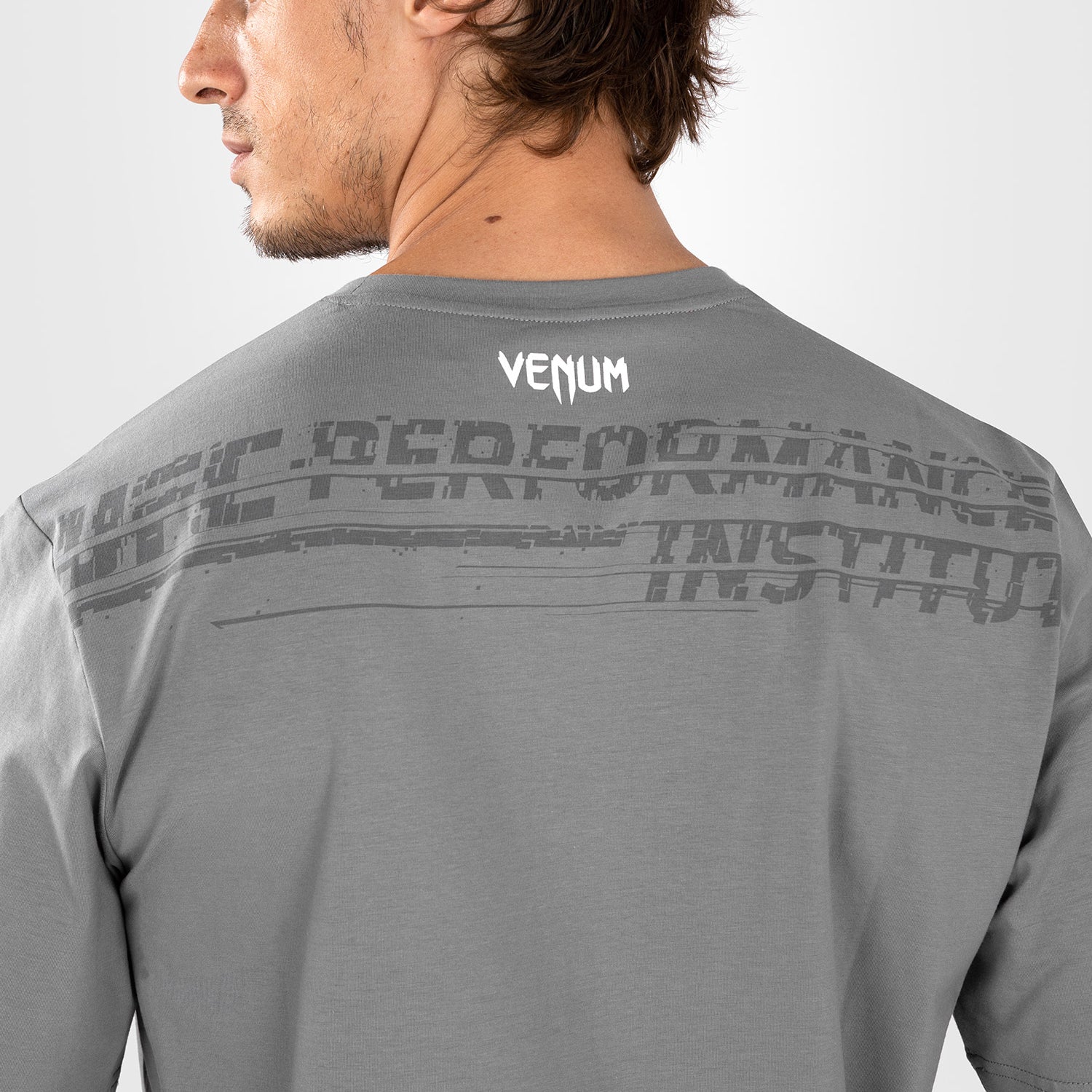 UFC Venum Performance Institute 2.0 Camiseta para Hombre - Gris - Image 6