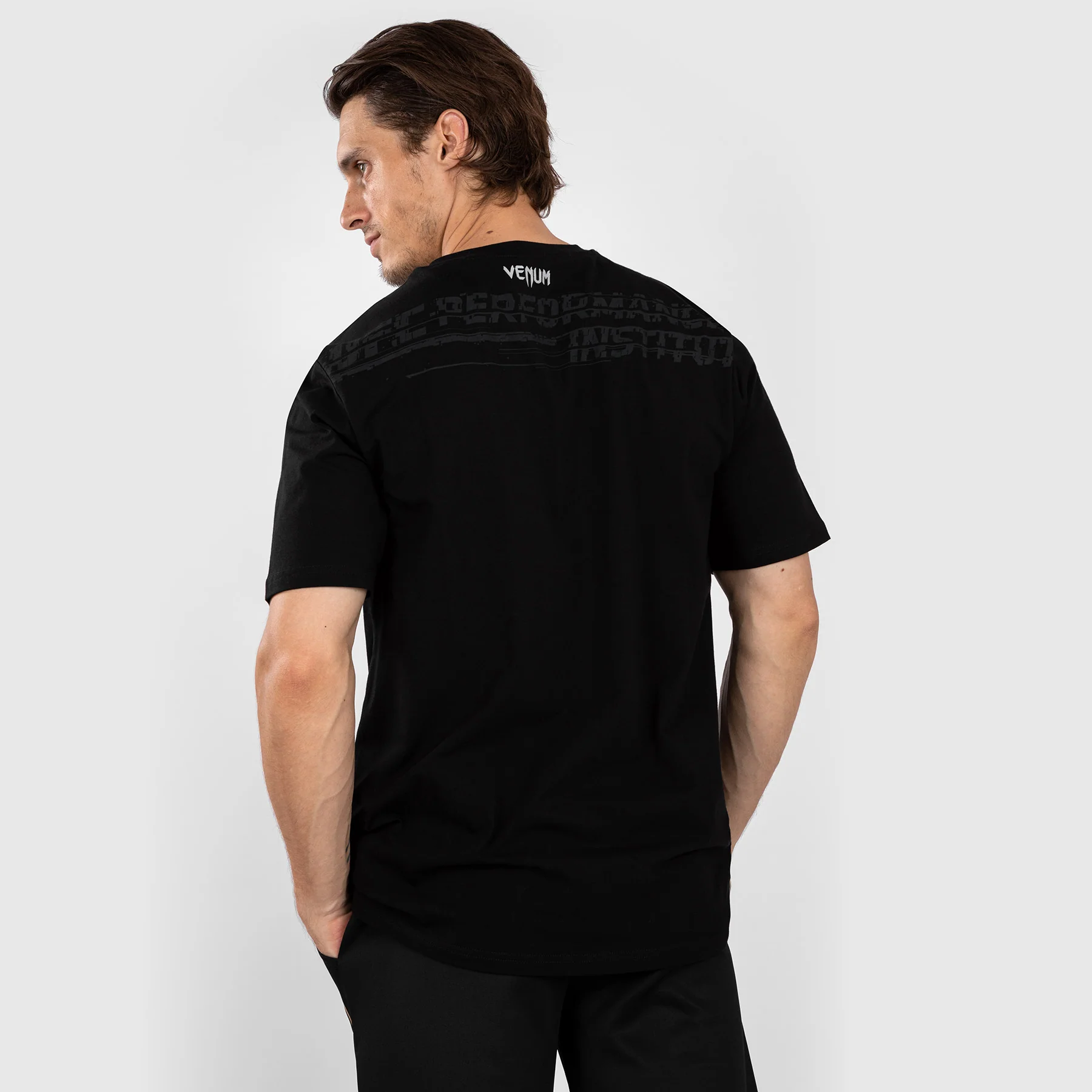 UFC Venum Performance Institute 2.0 Camiseta para Hombre - Negra/Roja - Image 3