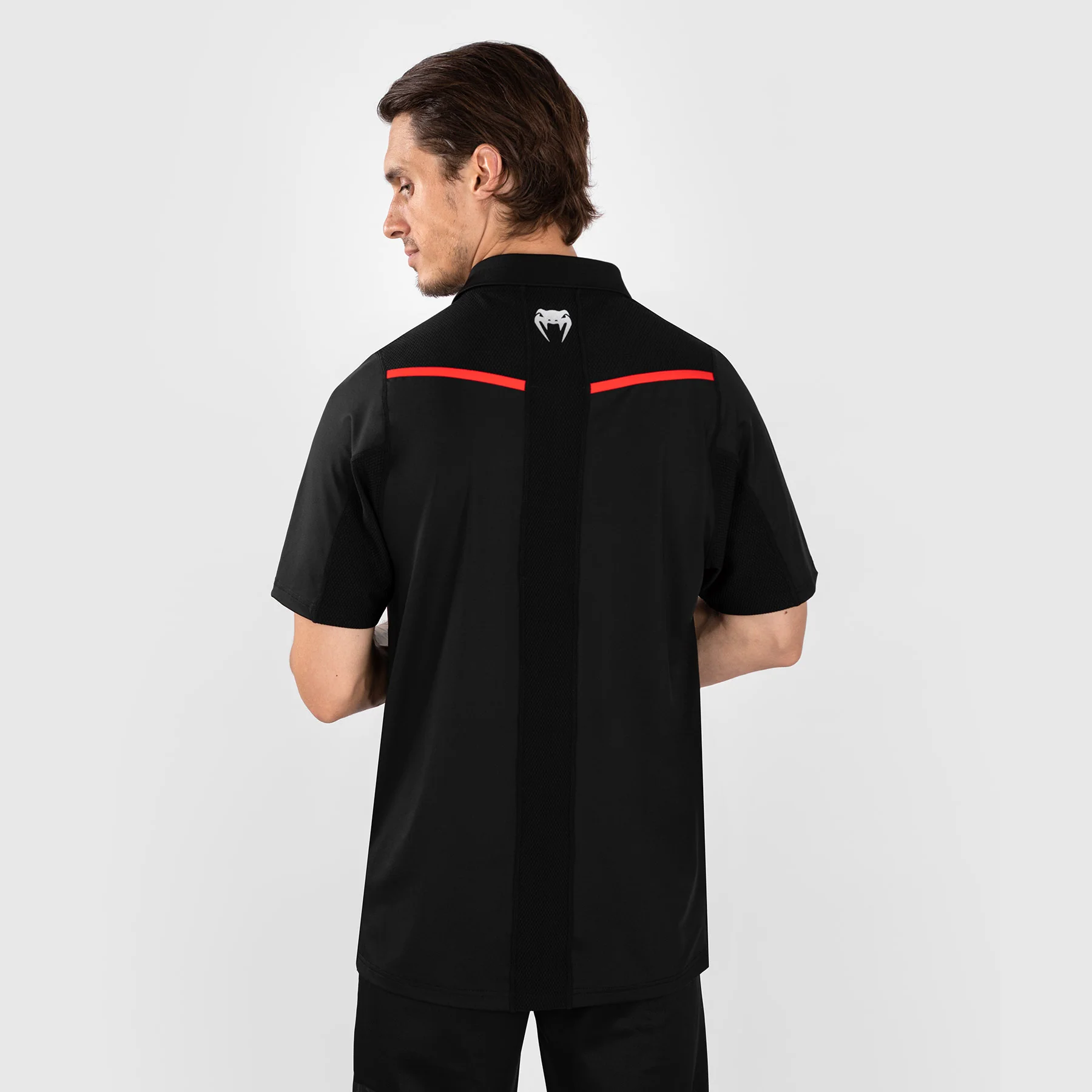 UFC Venum Performance Institute 2.0 Polo para Hombre - Negro/Rojo - Image 6