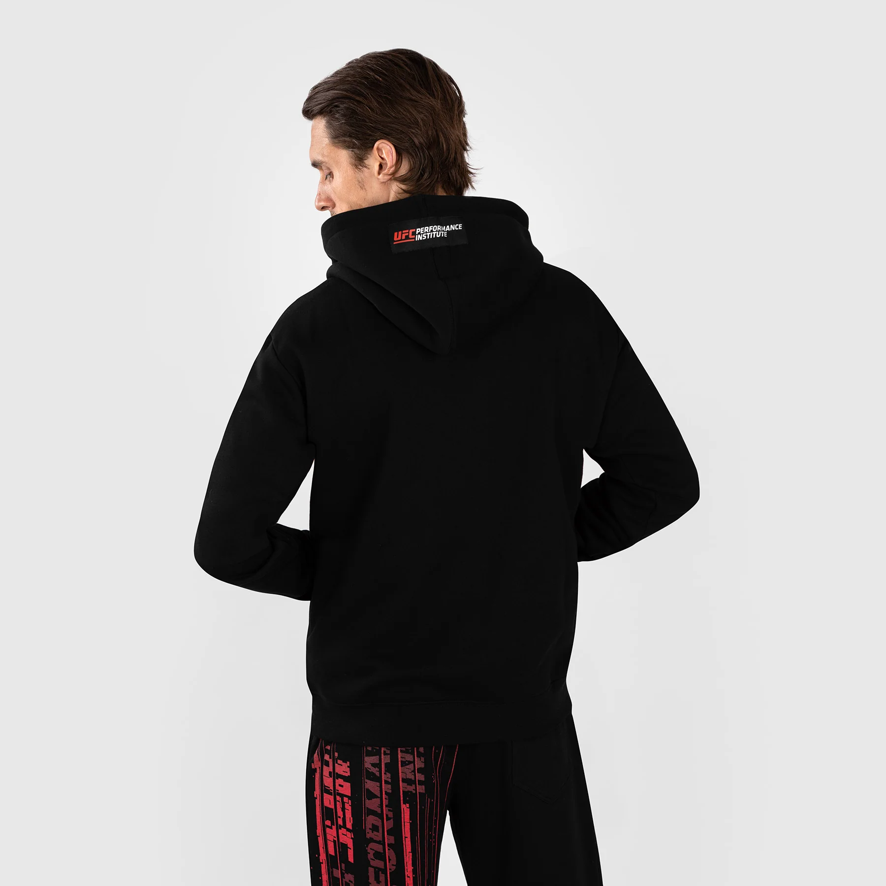 UFC Venum Performance Institute 2.0 Sudadera con Capucha para Hombre - Negro/Rojo - Image 2