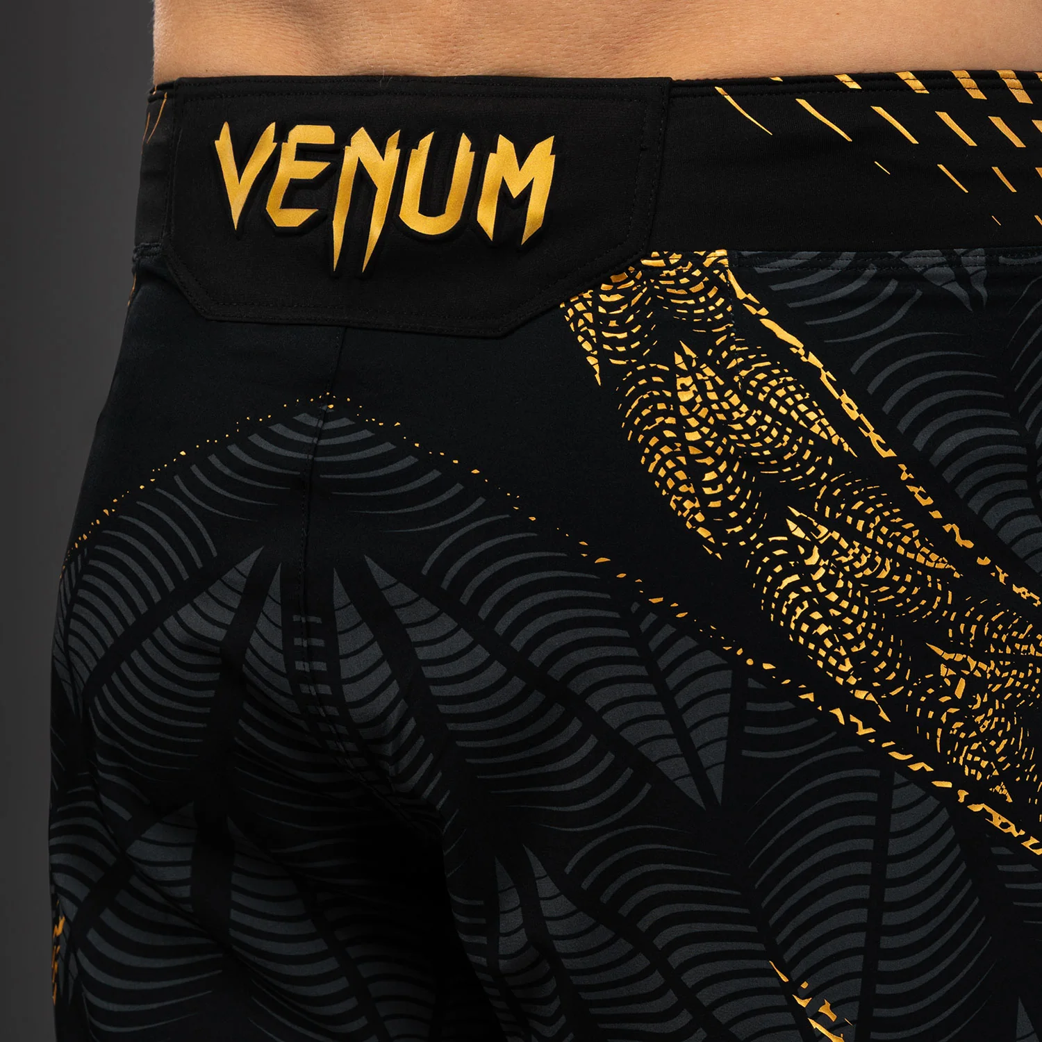 UFC Zenith by Venum Authentic Fight Night Short de pelea ajuste corto Hombre - Champion - Image 6