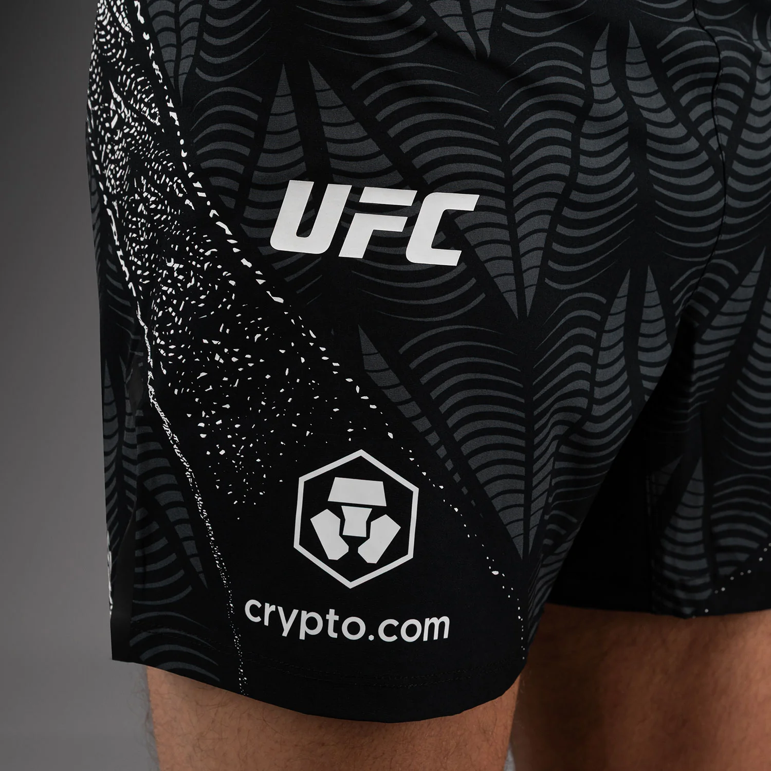 UFC Zenith by Venum Authentic Fight Night Short de pelea ajuste corto Hombre - Negro - Image 4