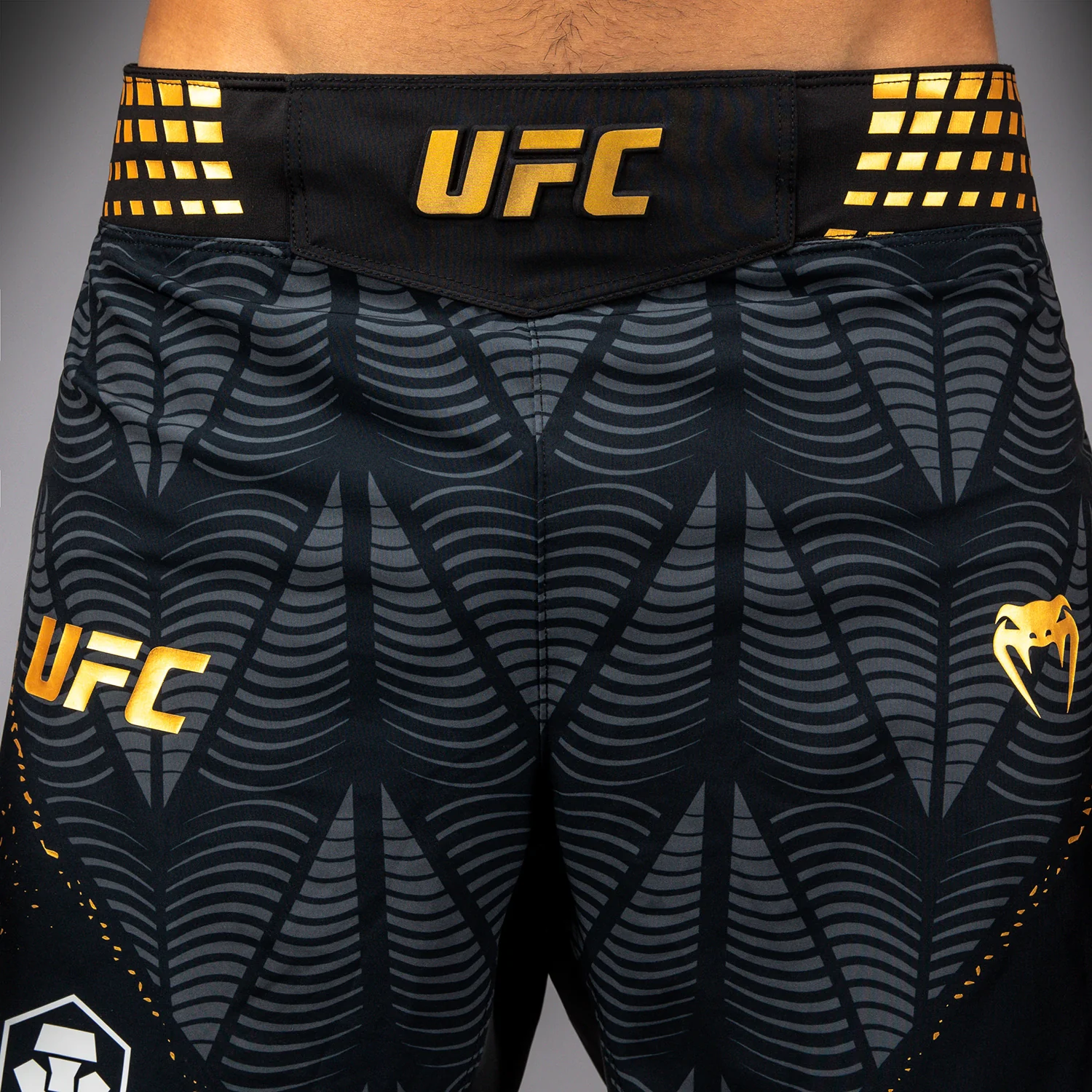 UFC Zenith by Venum Authentic Fight Night Short de pelea Gladiator Hombre - Champion - Image 8