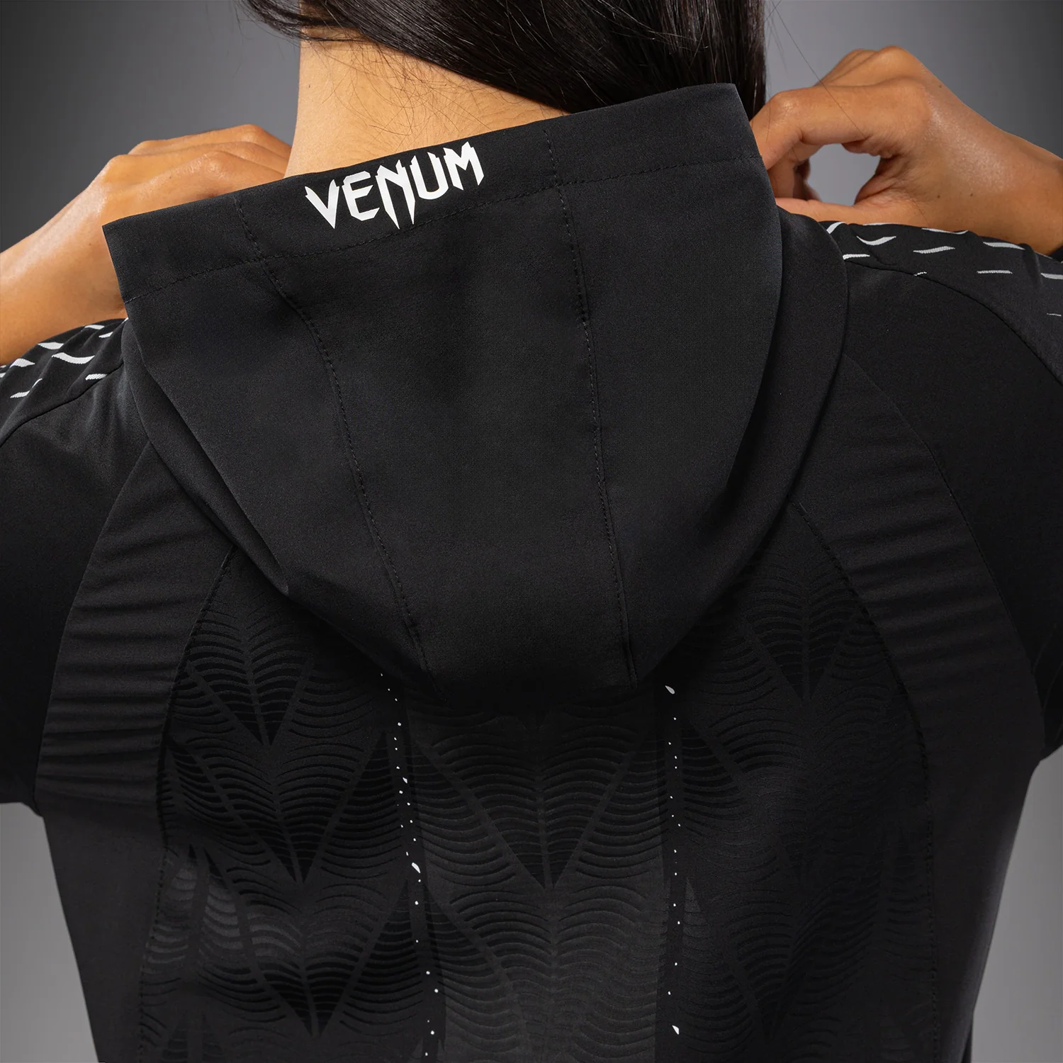 UFC Zenith by Venum Authentic Fight Night Sudadera de walkout Mujer - Negro - Image 10