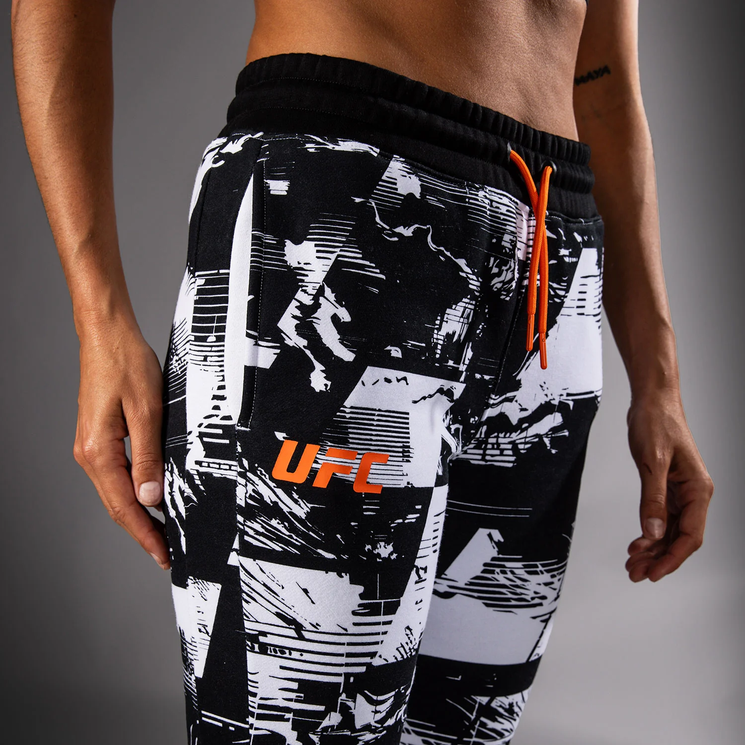 UFC Zenith by Venum Authentic Fight Week Pantalón Mujer - Blanco - Image 5