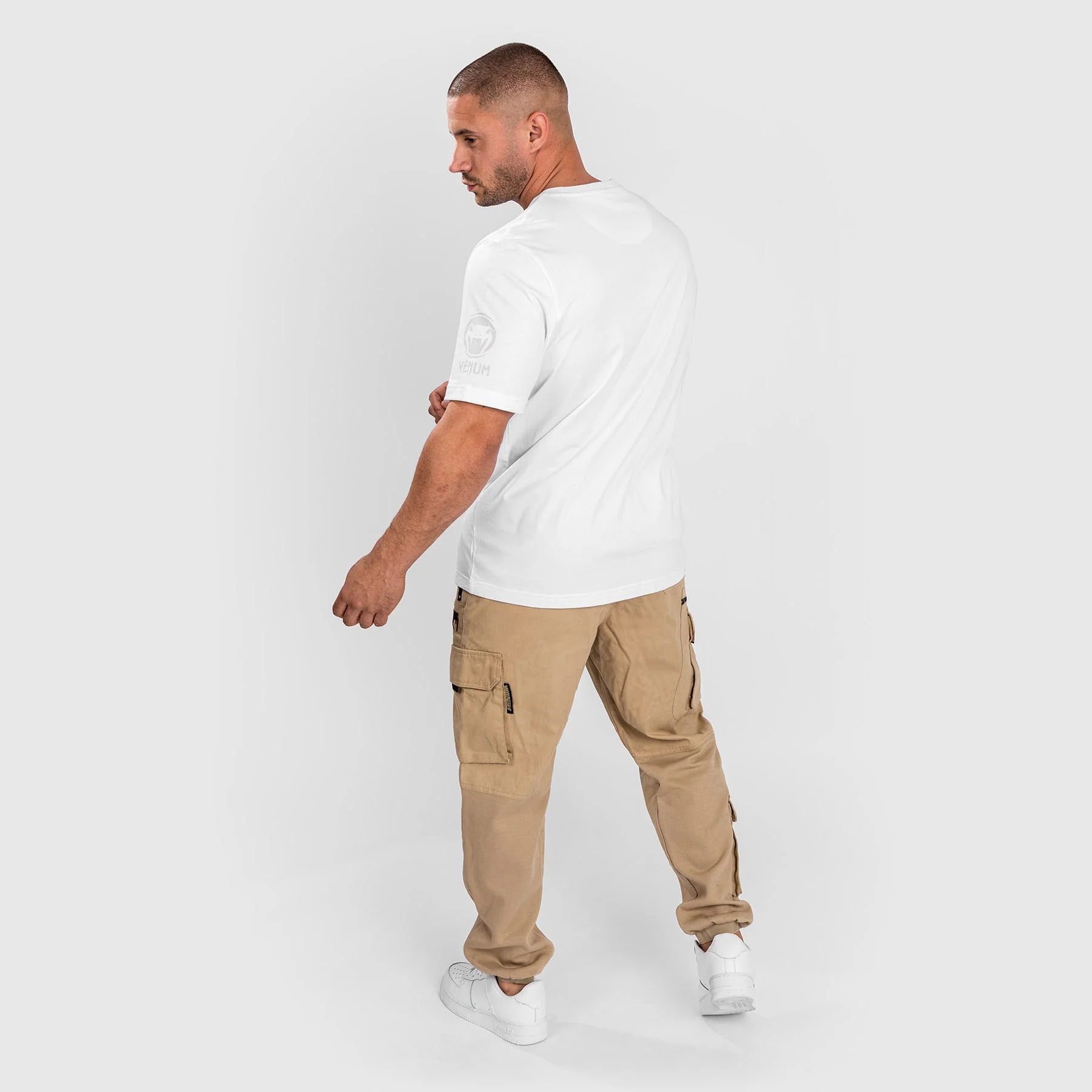 Camiseta Venum Giant Regular Fit - Blanco - Image 6