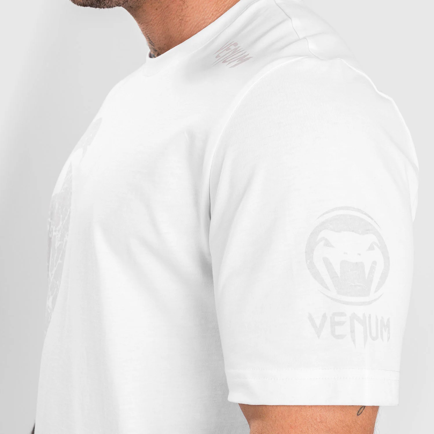 Camiseta Venum Giant Regular Fit - Blanco - Image 8
