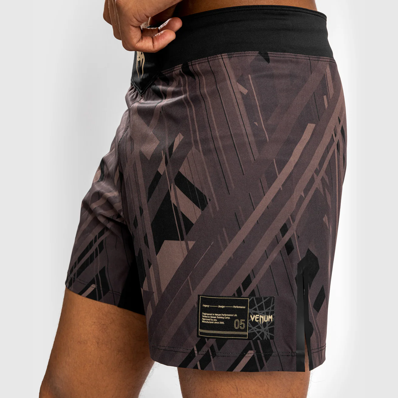 Venum Tecmo 2.0 Fightshort - Negro/Marrón - Image 5