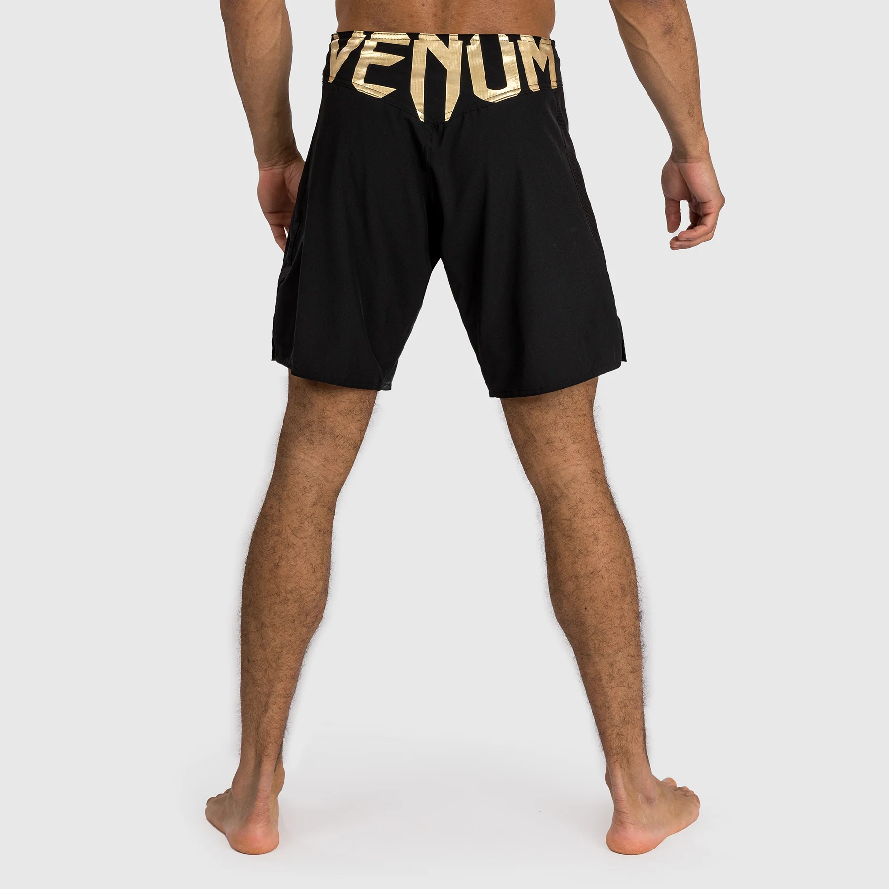 Venum Light 5.0 Fightshorts - Negro/Dorado - Image 2