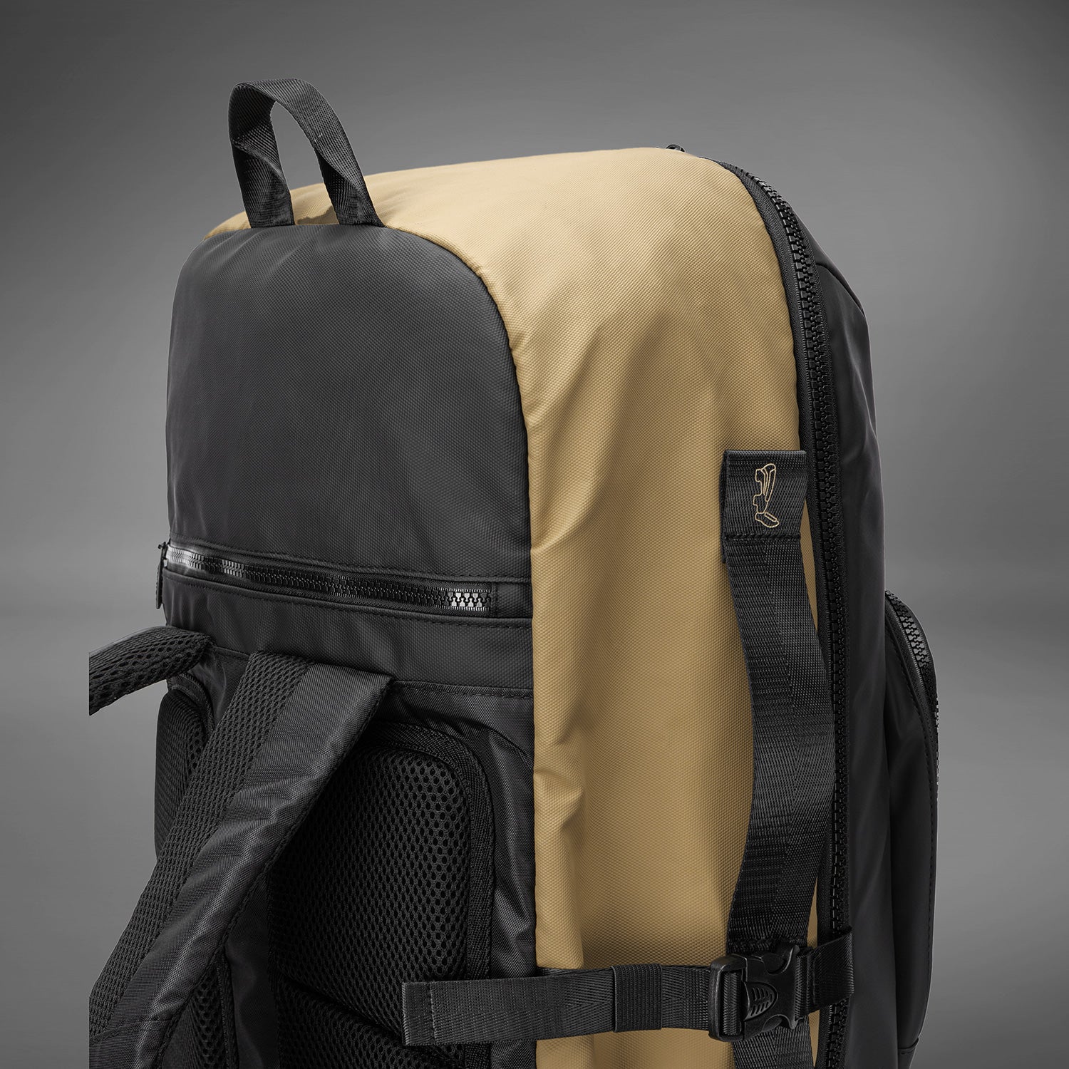 Venum Evo 2 Xtrem Mochila (50-63L) – Negro/Arena - Image 4
