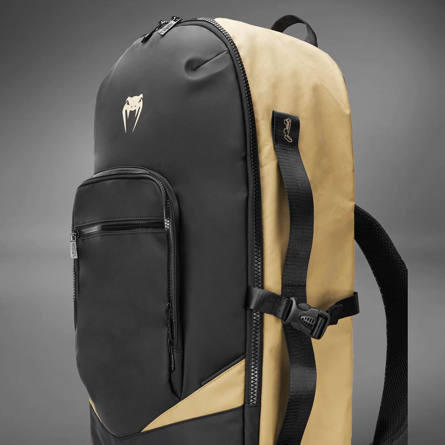 Venum Evo 2 Xtrem Mochila (50-63L) – Negro/Arena - Image 5