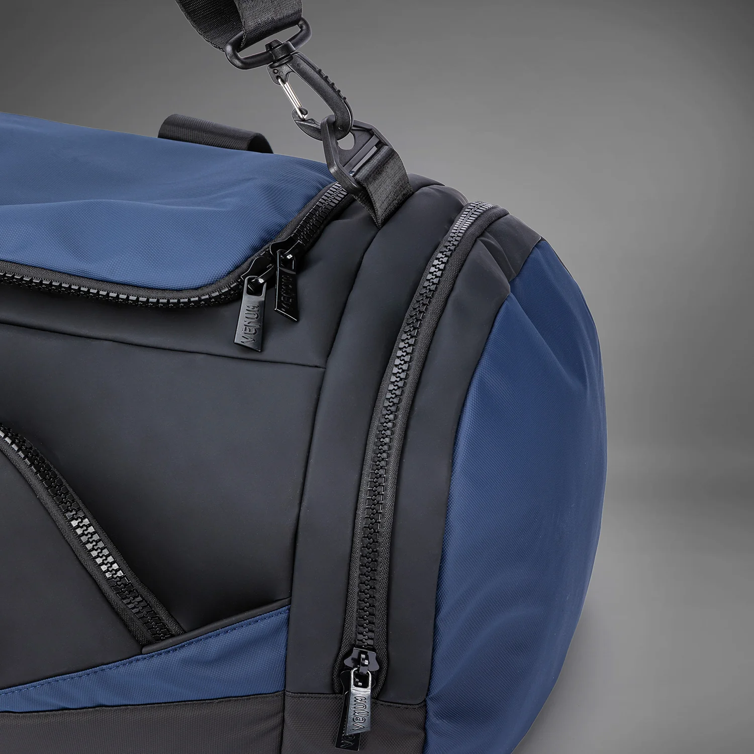 Venum Evo 2 Trainer Lite Bolsa de Deporte (55-63L) – Negro/Azul - Image 5