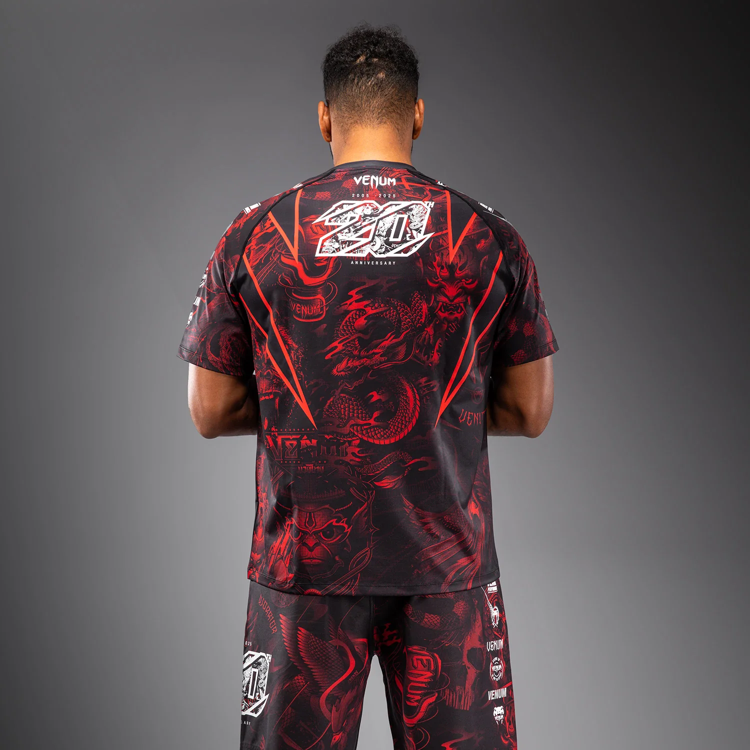 Venum 20th Anniversary Camiseta Dry Tech - Negro/Rojo - Image 4