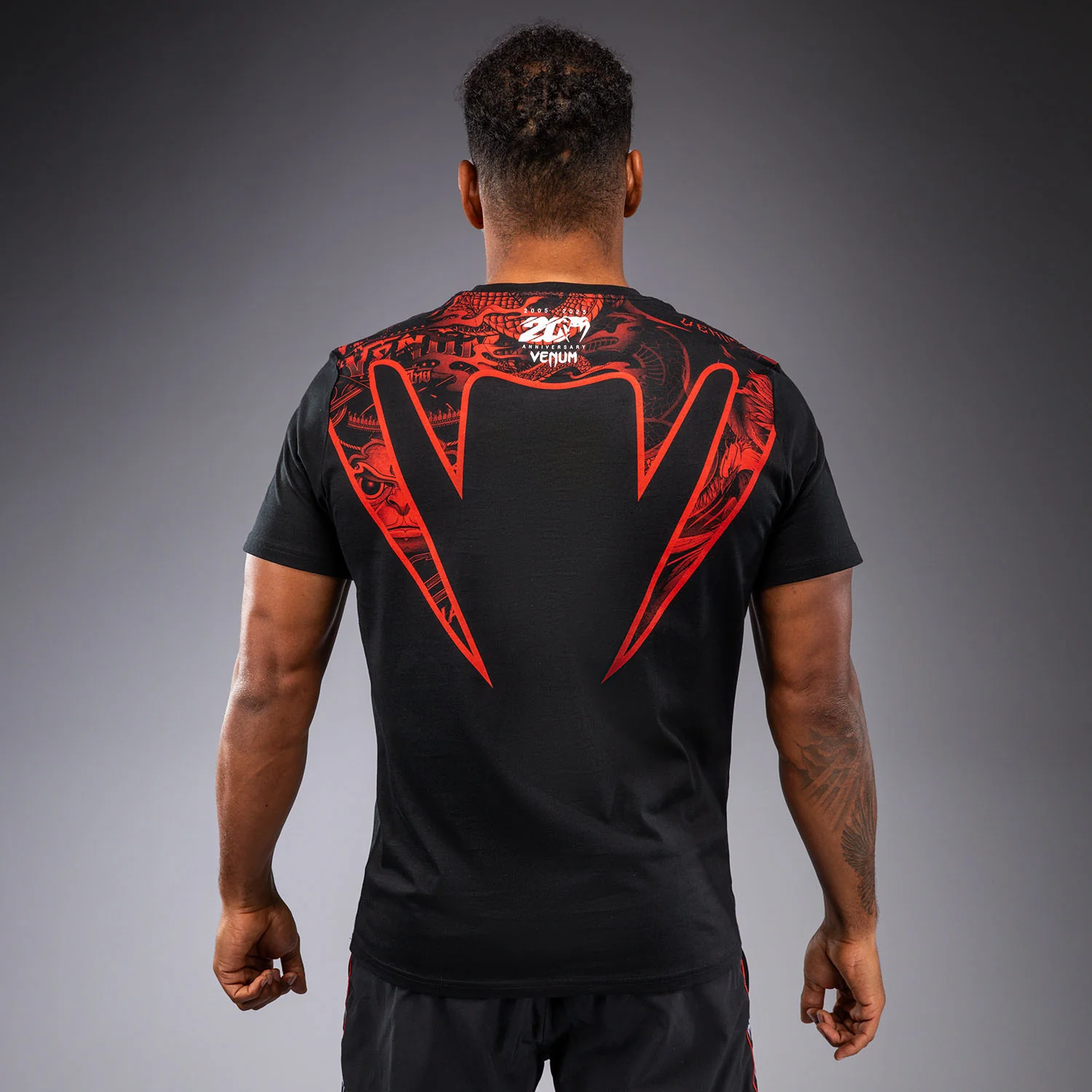 Venum 20th Anniversary Camiseta - Negro/Rojo - Image 4