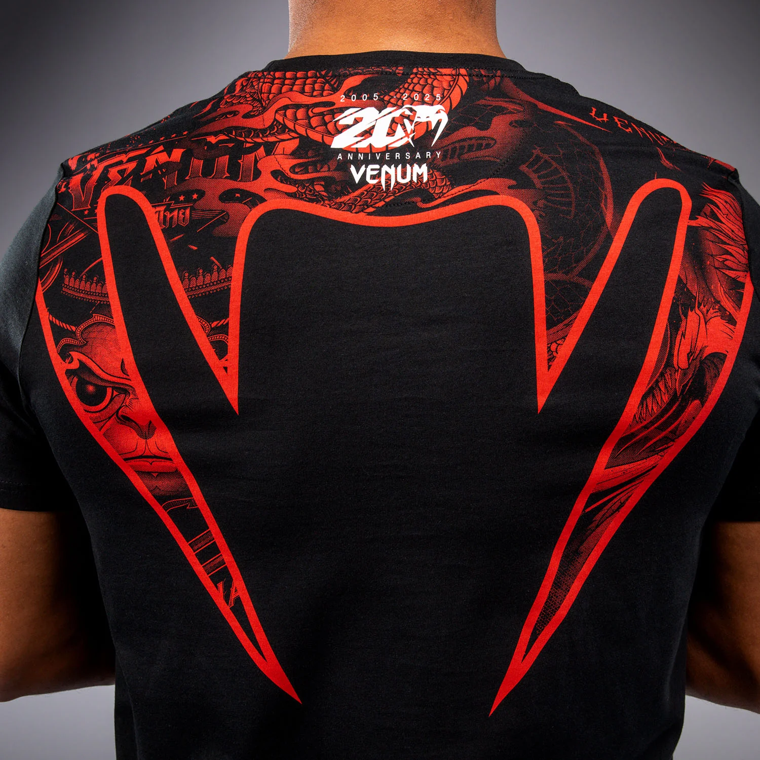 Venum 20th Anniversary Camiseta - Negro/Rojo - Image 5