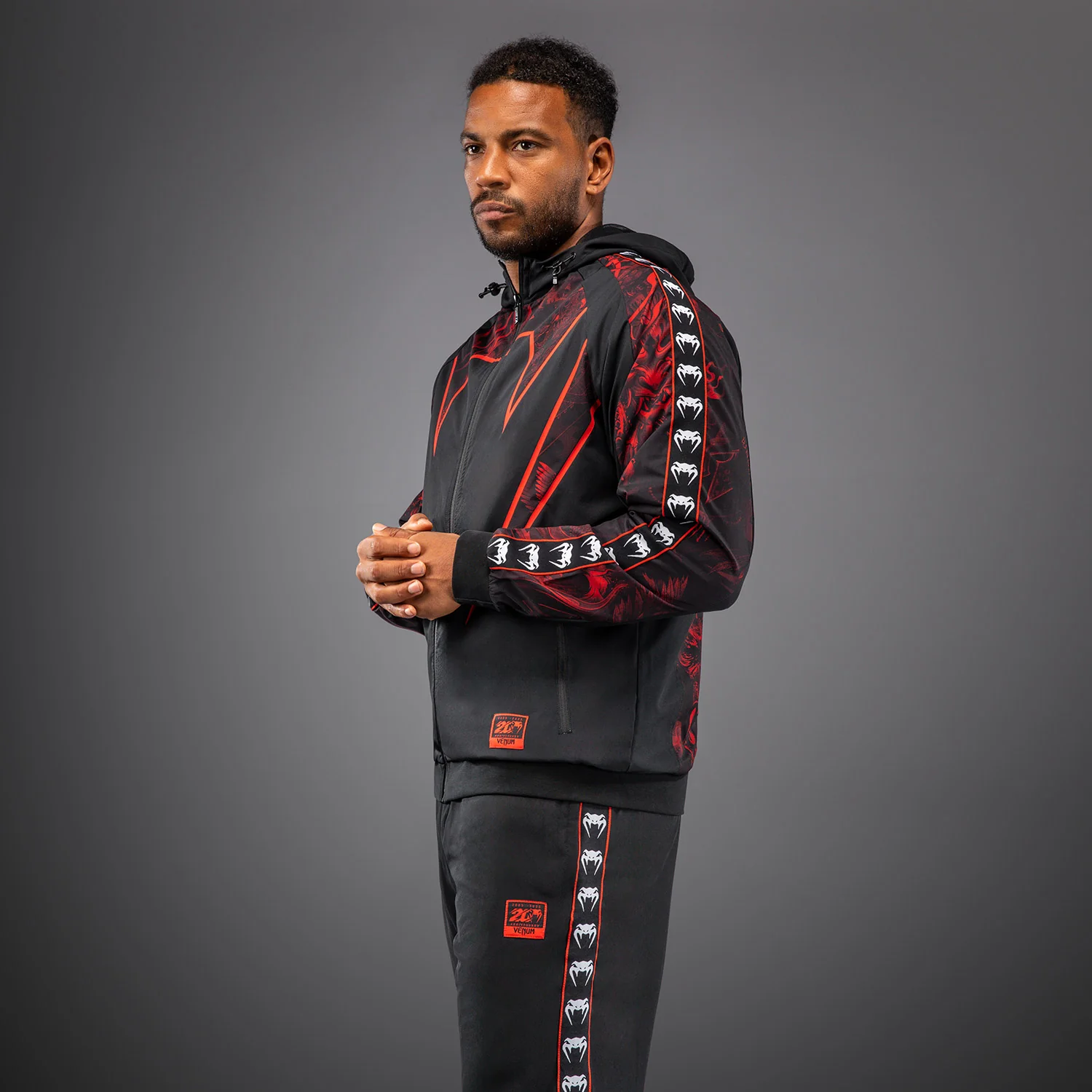 Venum 20th Anniversary Chaqueta de Chándal - Negro/Rojo - Image 4