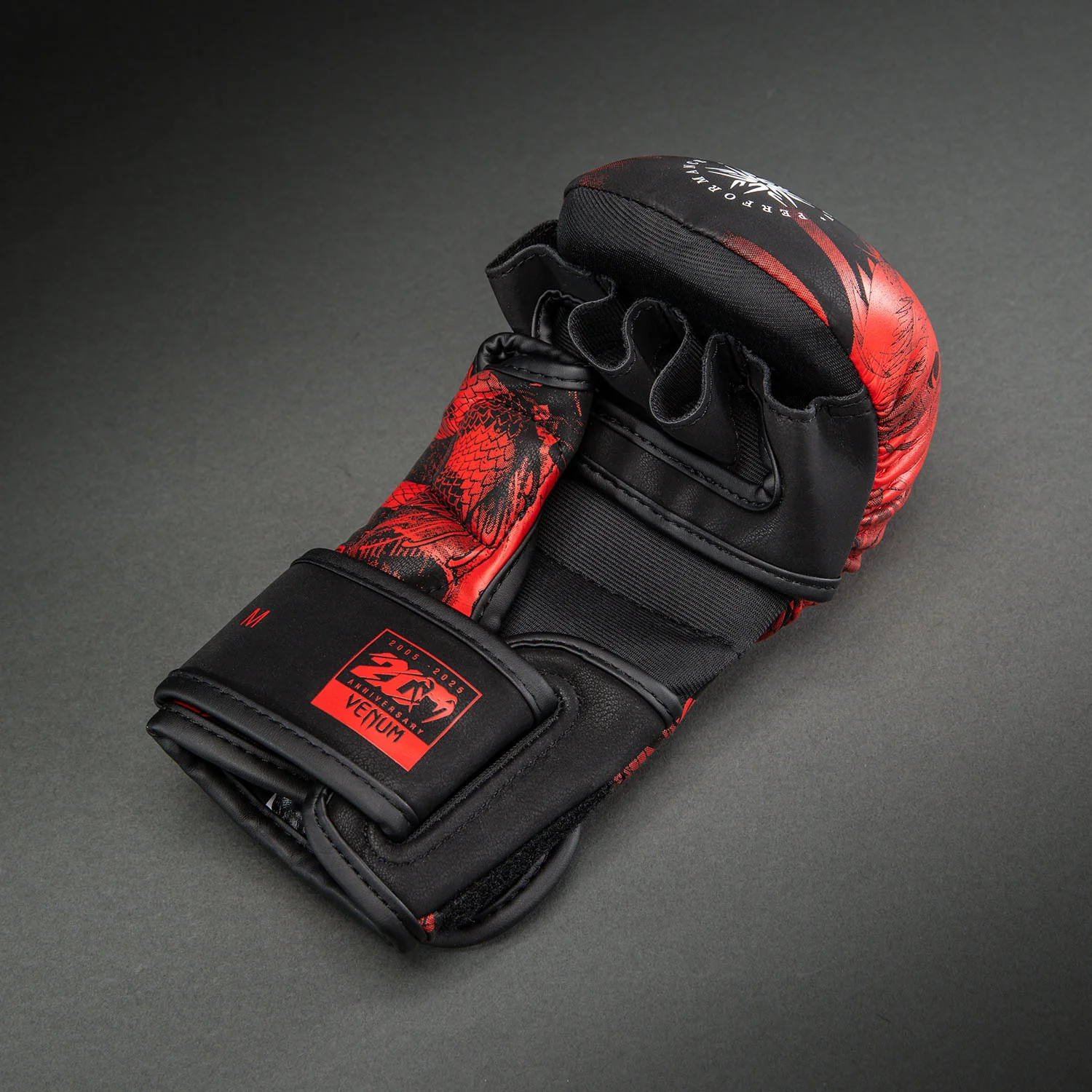 Venum 20th Anniversary Guantes de sparring - Negro/Rojo - Image 4