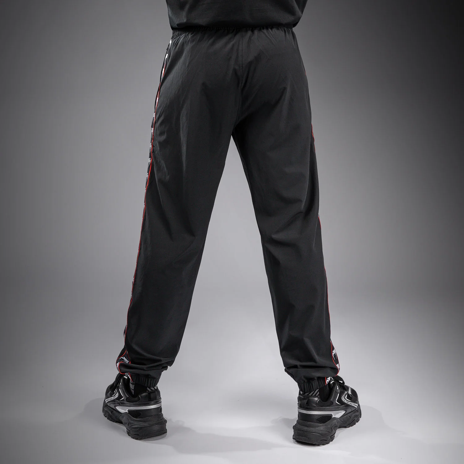 Venum 20th Anniversary Pantalón Jogger - Negro/Rojo - Image 3