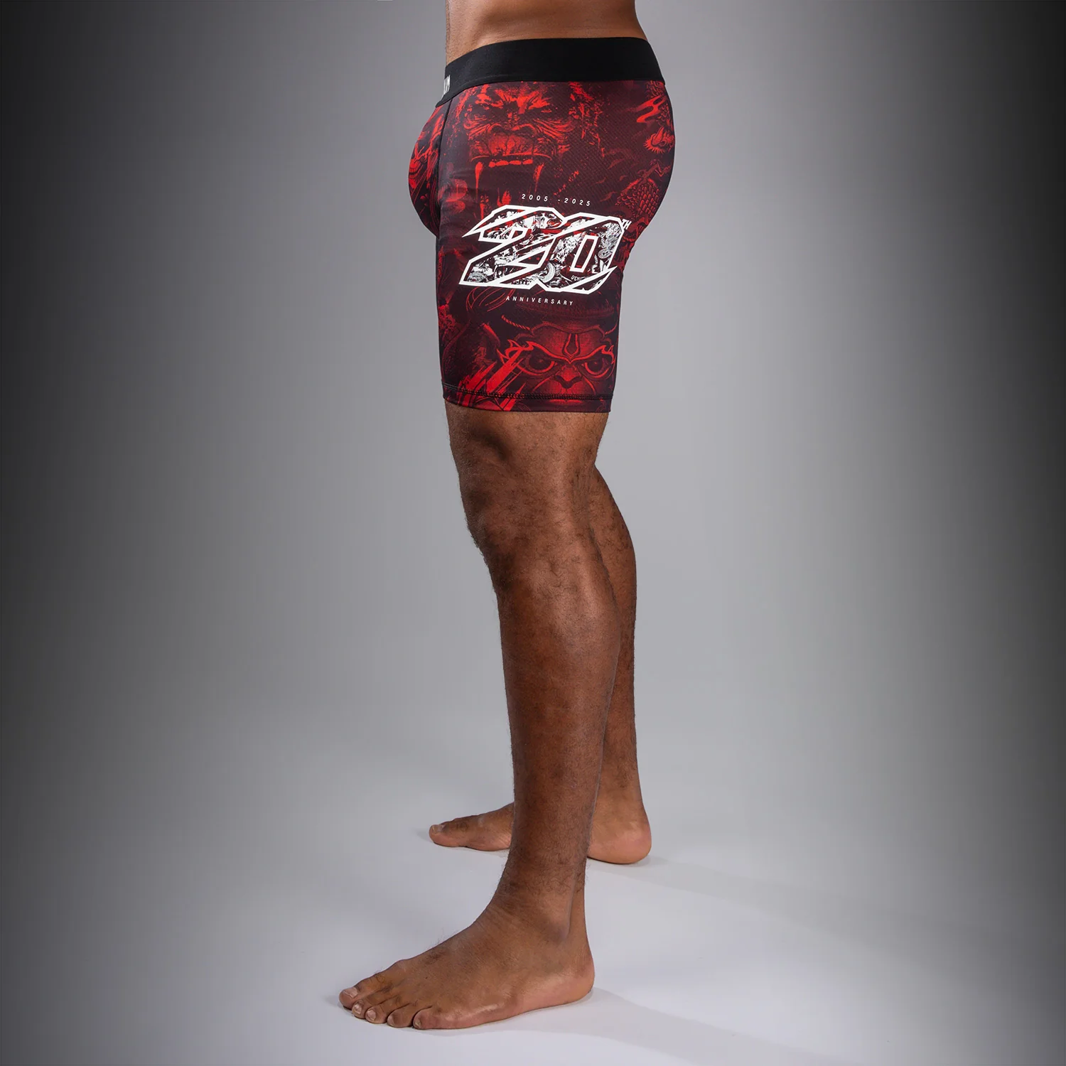 Venum 20th Anniversary Short de Compresión - Negro/Rojo - Image 3